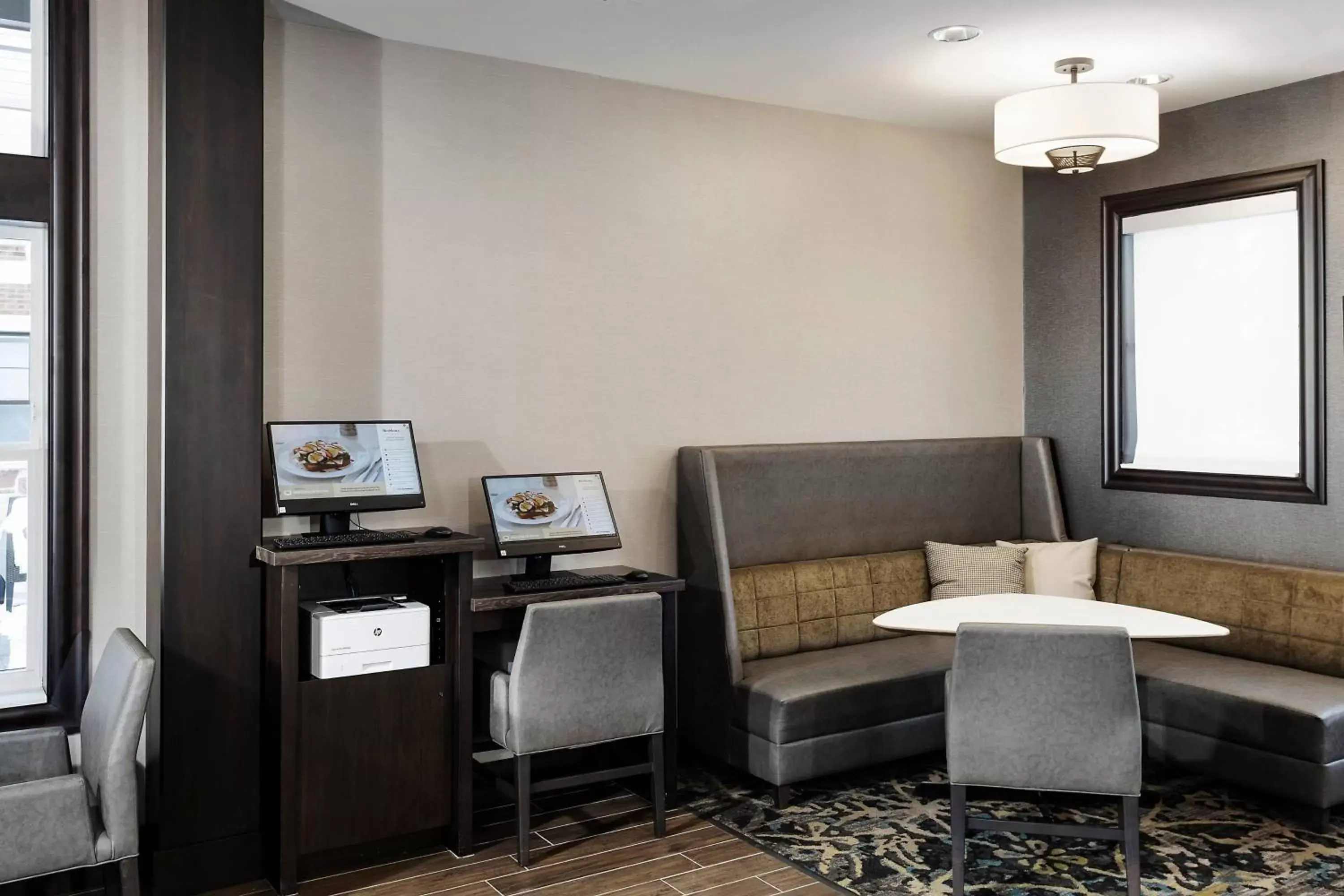 Business facilities, TV/Entertainment Center in Residence Inn by Marriott Milwaukee Brookfield