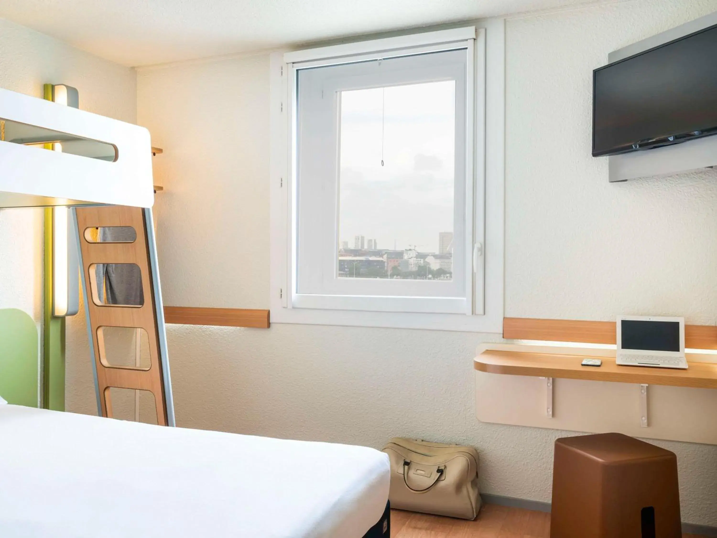 Bedroom, Bed in ibis budget Paris Porte de Bercy Bedroom, Bed in ibis budget Paris Porte de Bercy