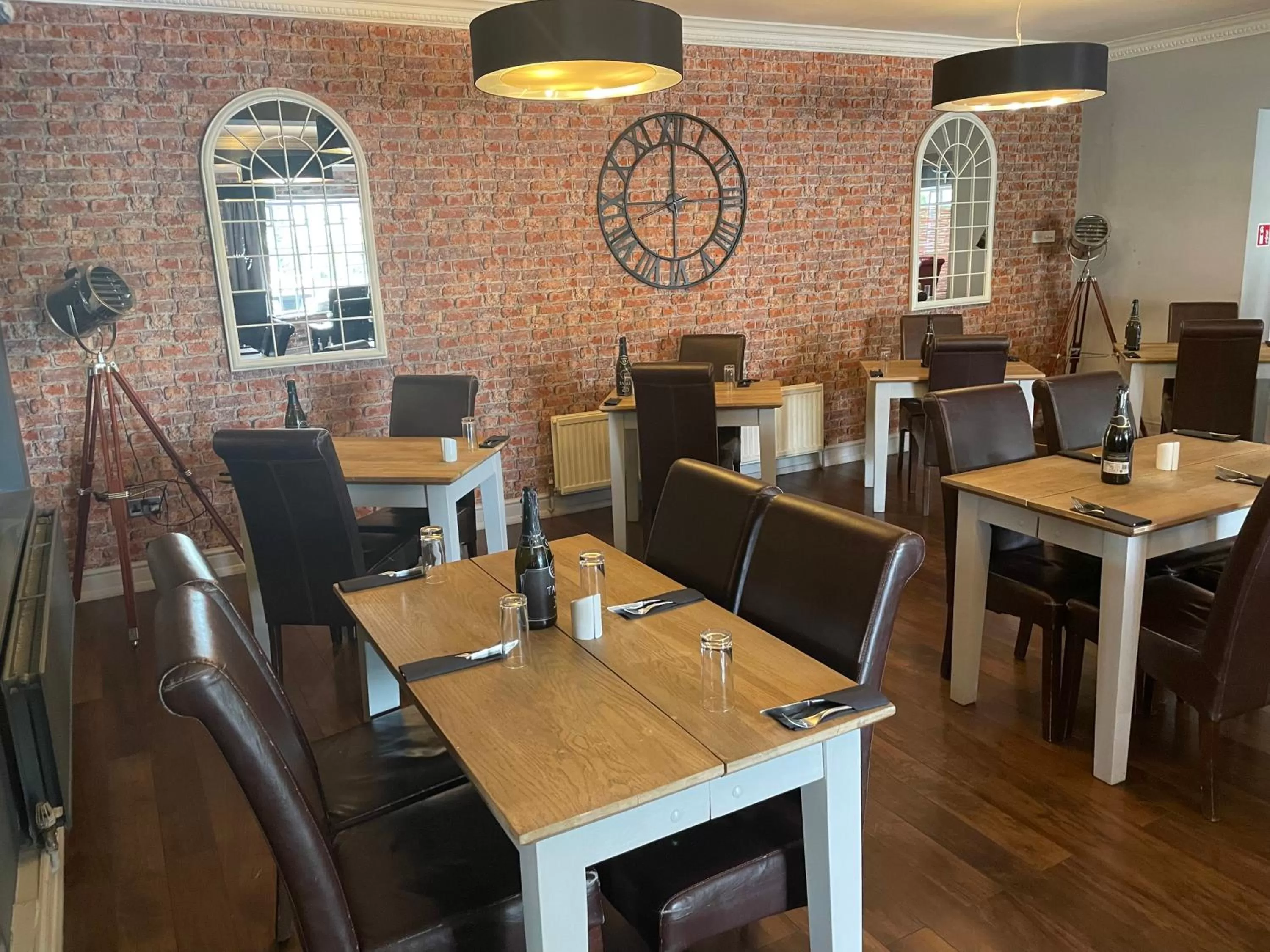 Restaurant/places to eat in Littleover Lodge Hotel