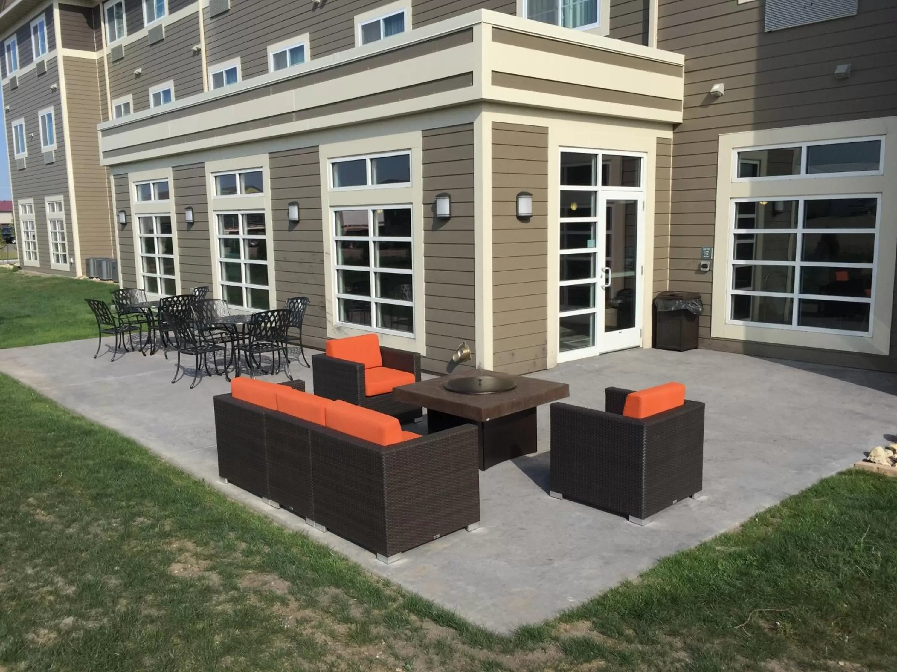 Patio, Seating Area in GrandStay Hotel & Suites Valley City