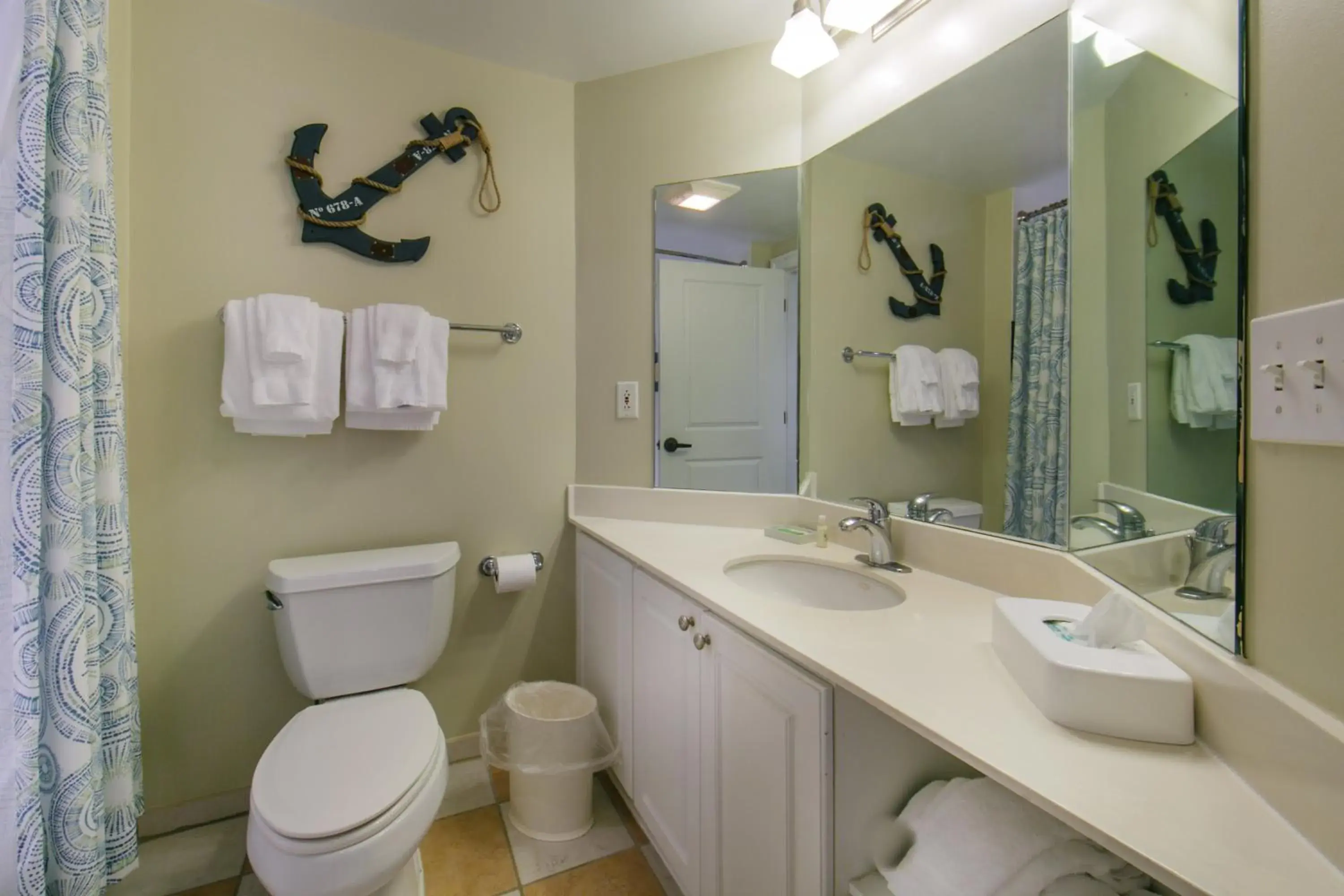 Photo of the whole room, Bathroom in Holiday Inn Club Vacations South Beach Resort, an IHG Hotel