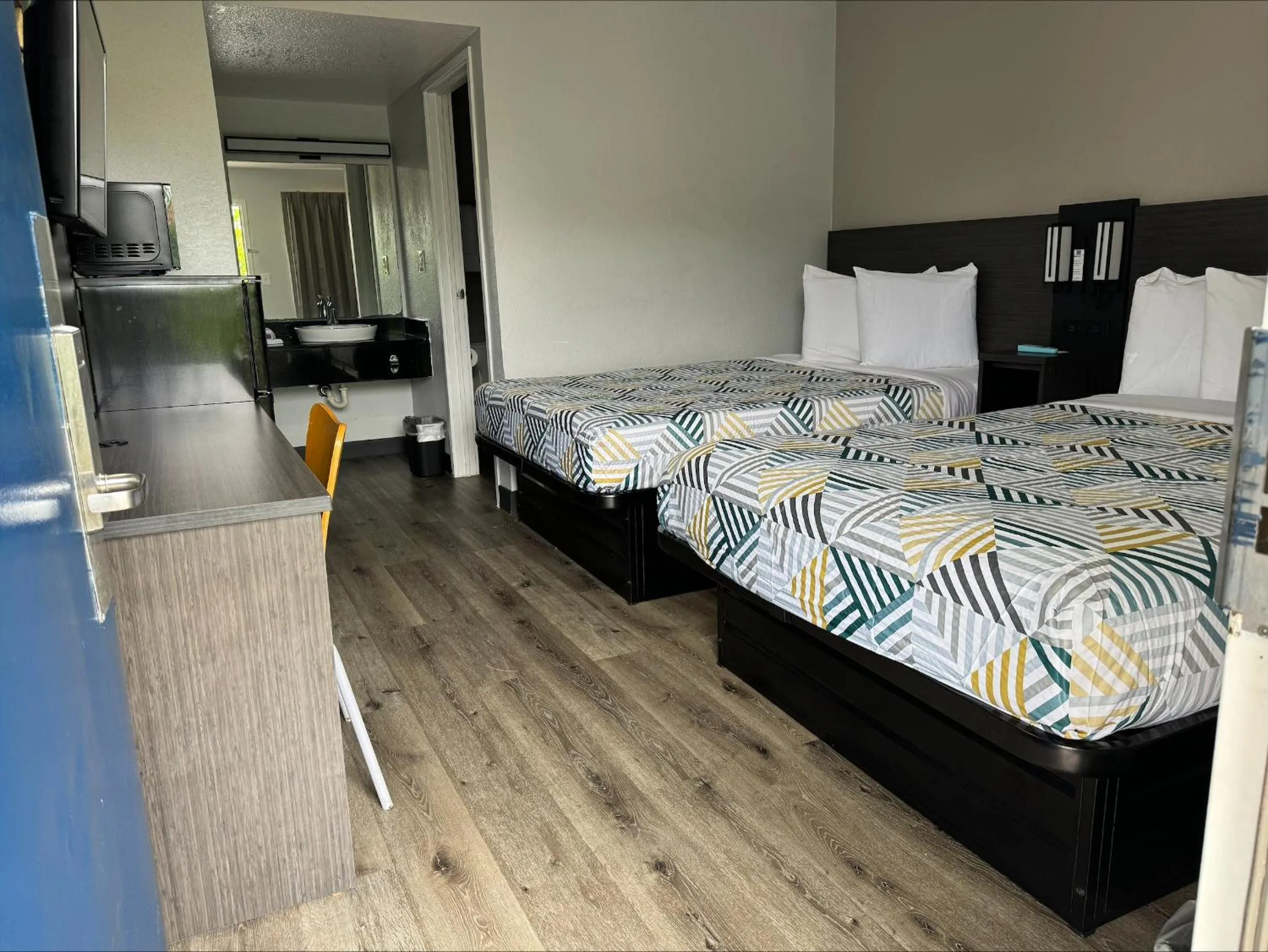 Bed in Motel 6-Bradenton, FL