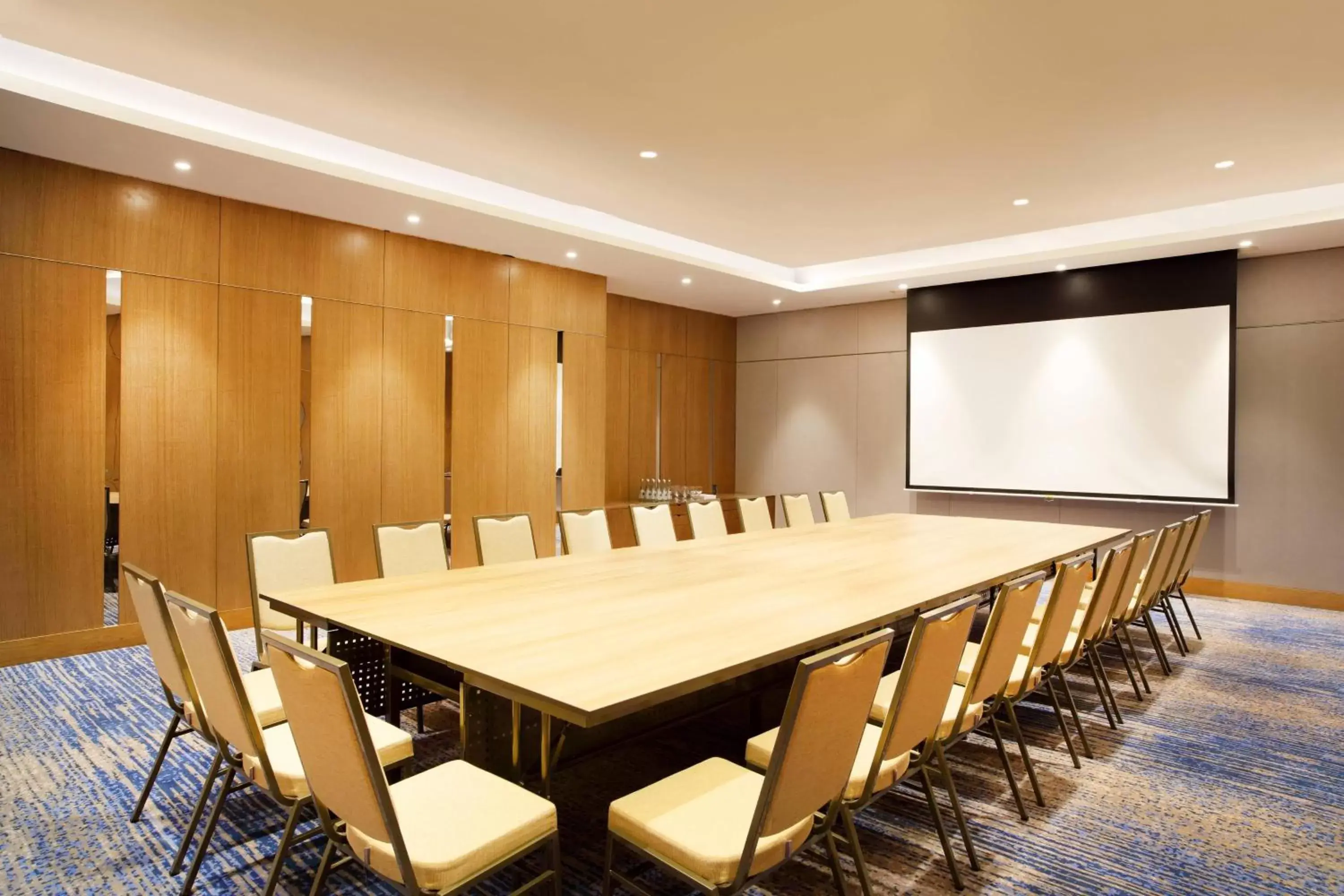 Meeting/conference room in Four Points by Sheraton Surabaya, Tunjungan Plaza