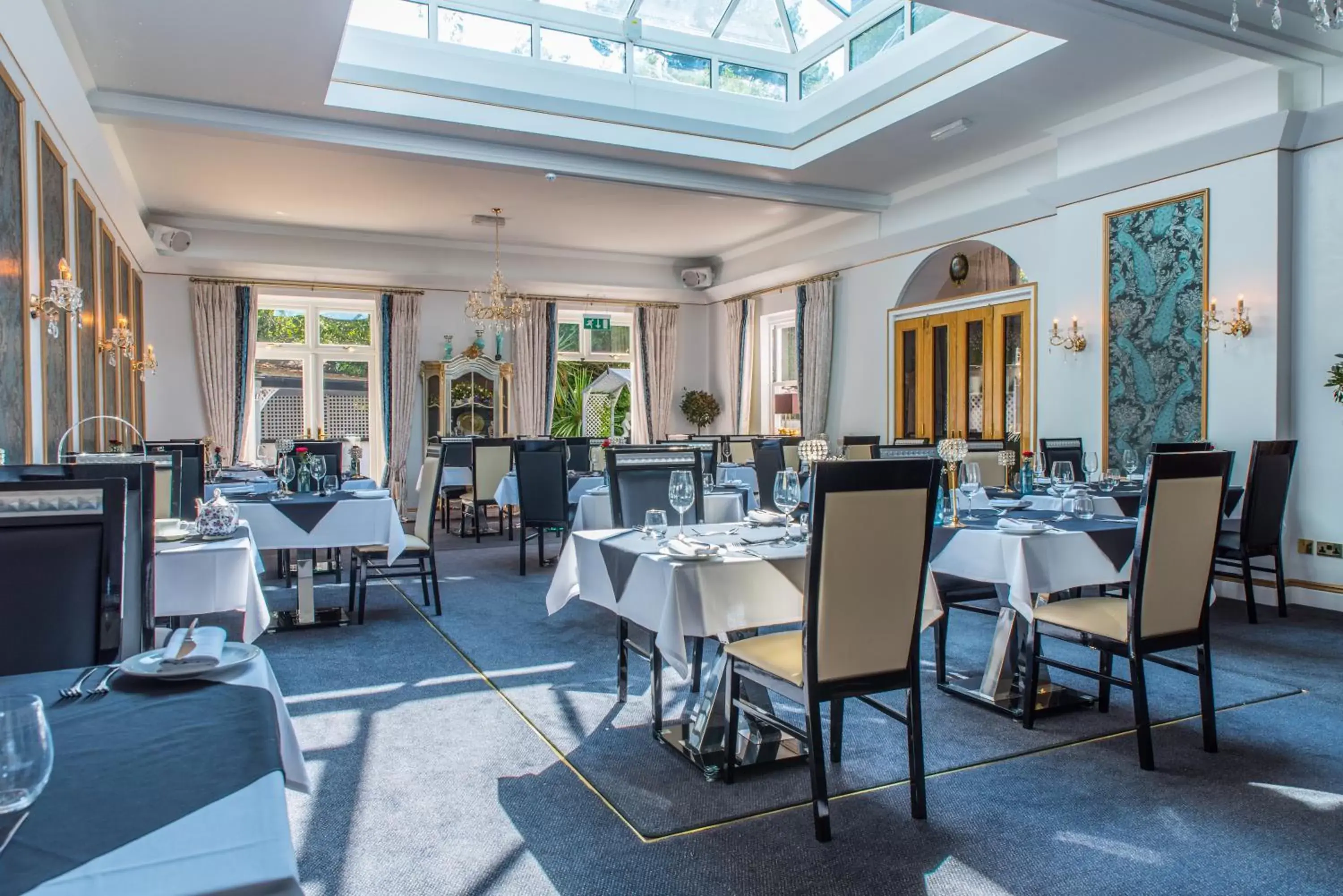 Restaurant/places to eat in Derby Manor