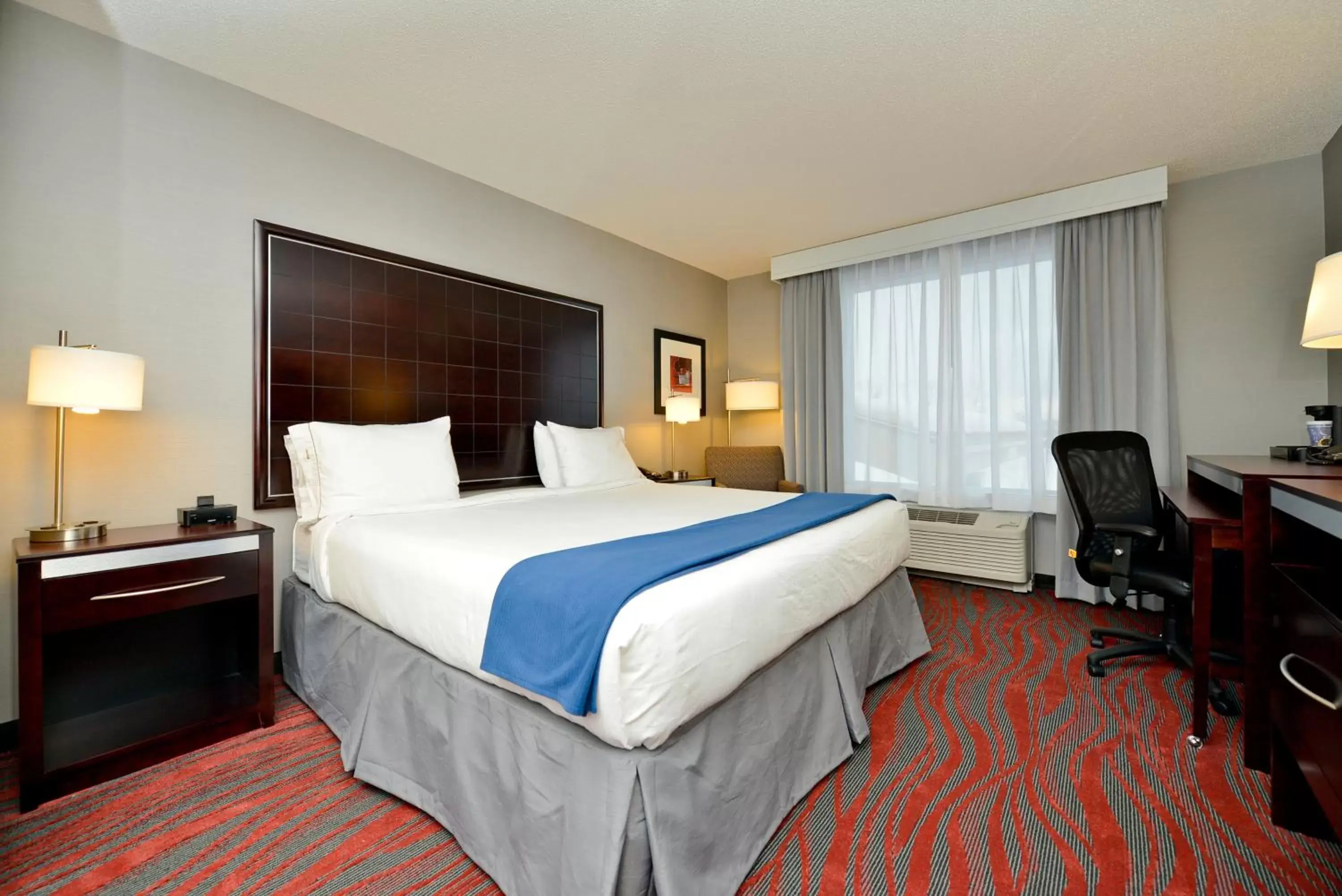 Bed in Holiday Inn Express Canandaigua, an IHG Hotel