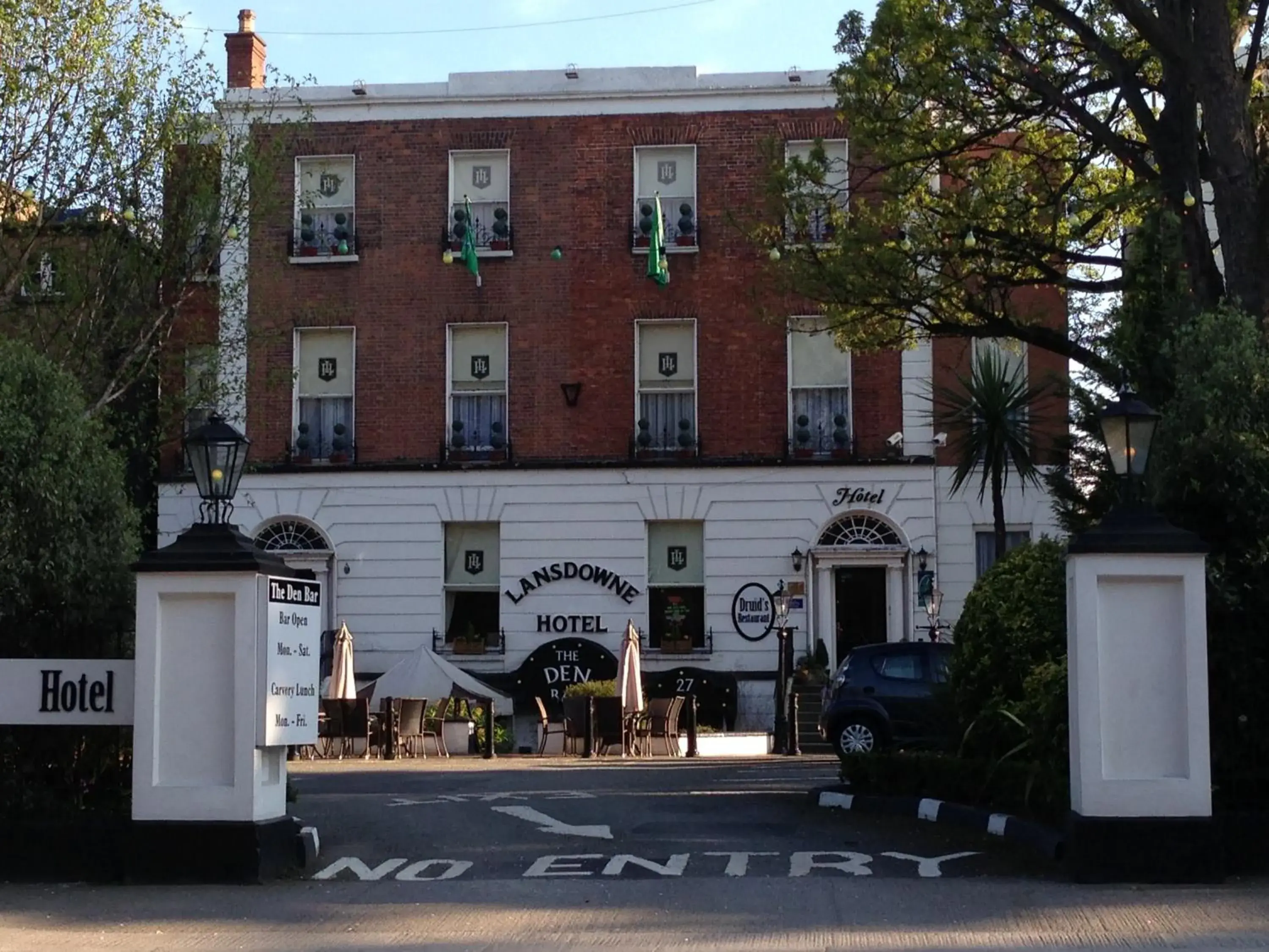 Property Building in The Lansdowne Hotel