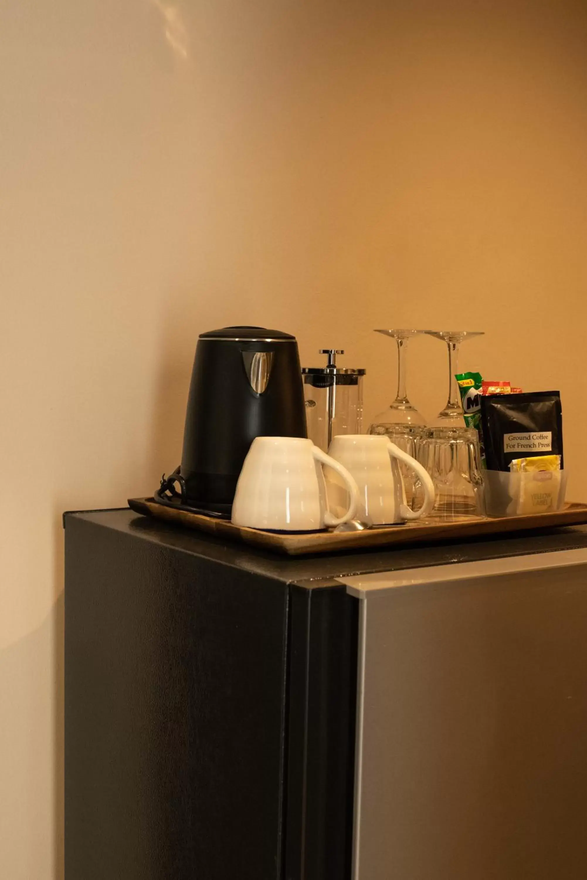 Coffee/tea facilities in Tints of Blue Hotel