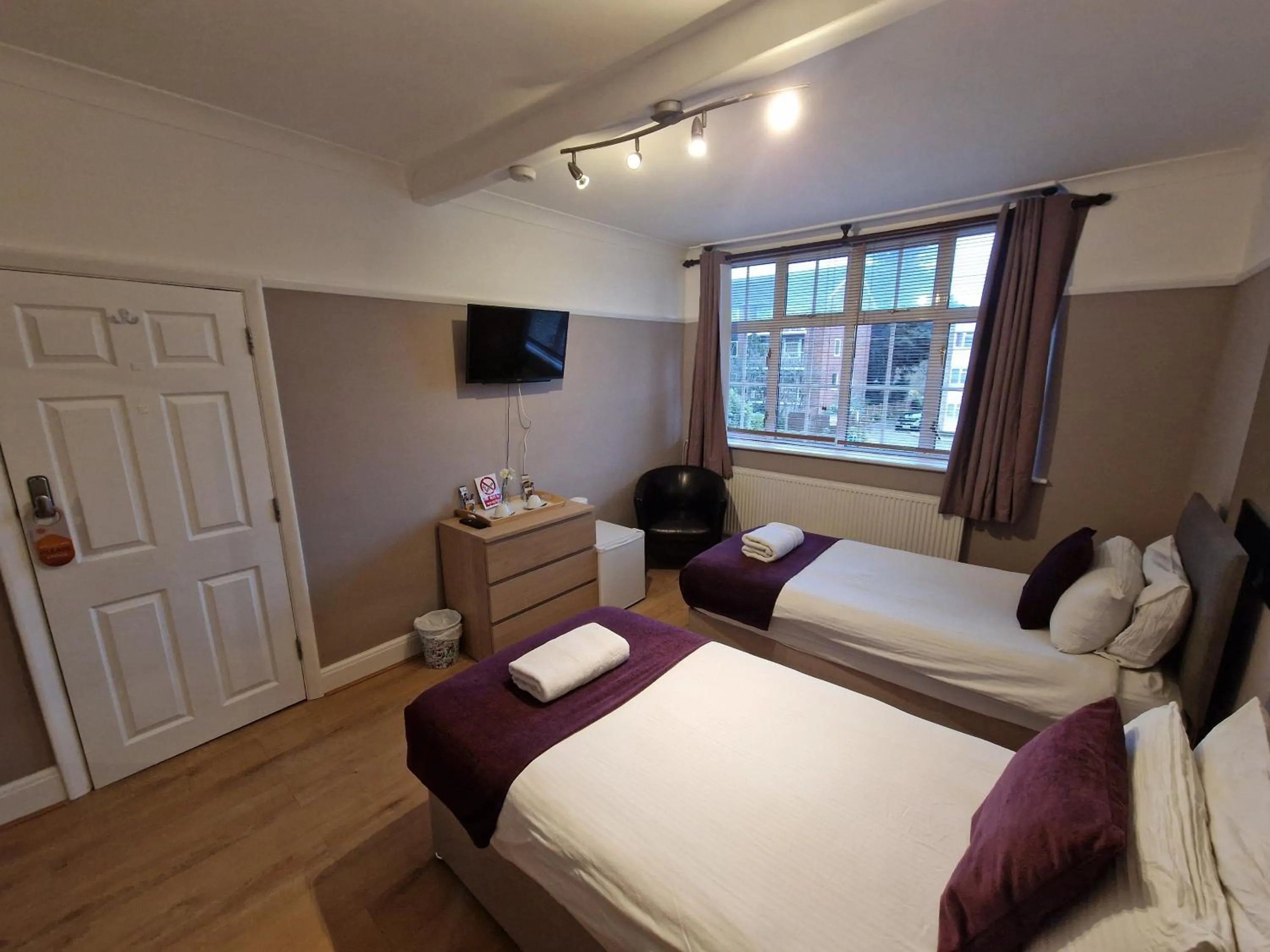 Bedroom, Bed in Kathleen House