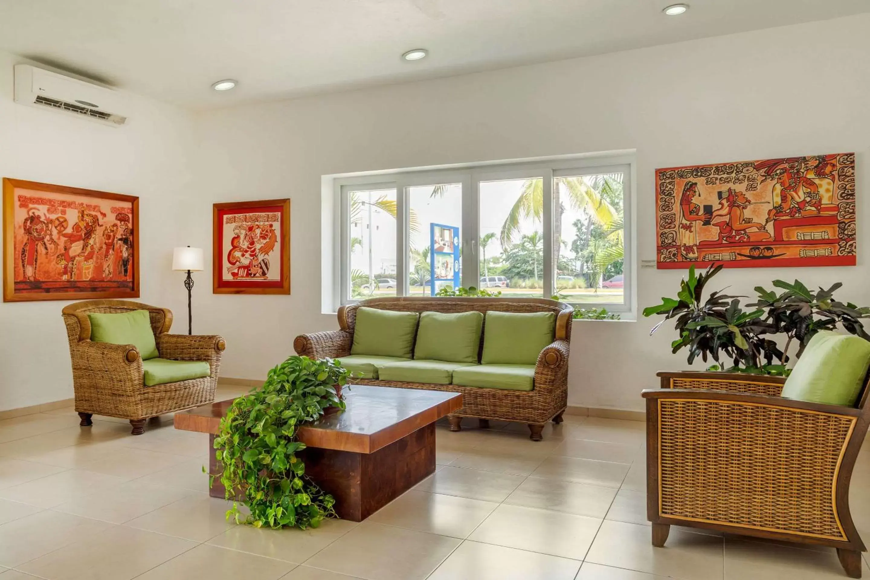 Lobby or reception, Seating Area in Comfort Inn Puerto Vallarta