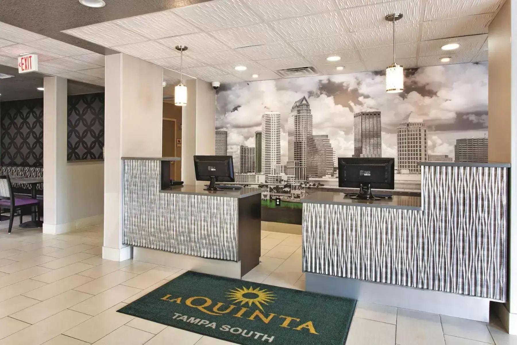 Property building in La Quinta by Wyndham Tampa Bay Area-Tampa South