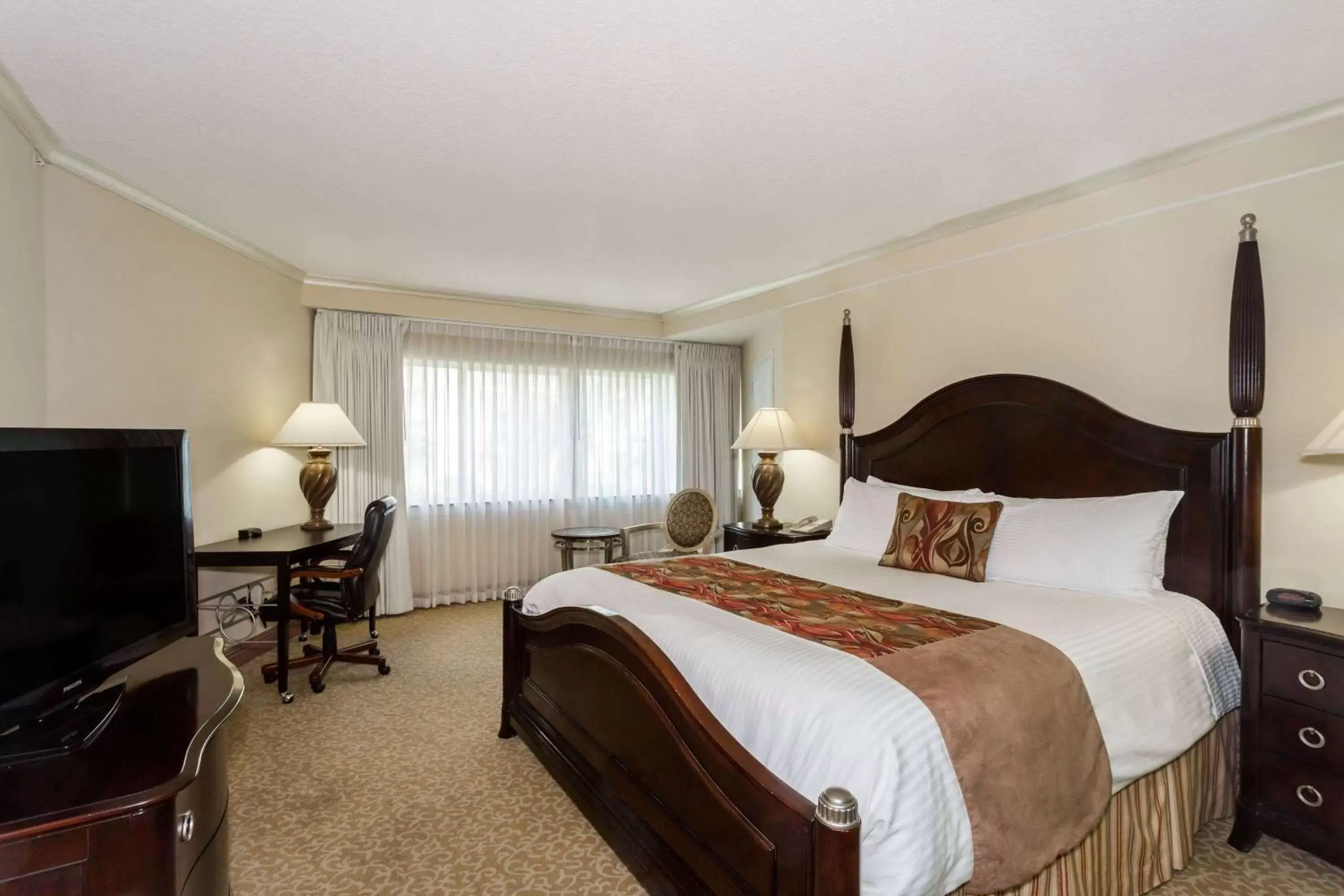 Photo of the whole room, Bed in Safety Harbor Resort & Spa Trademark Collection by Wyndham