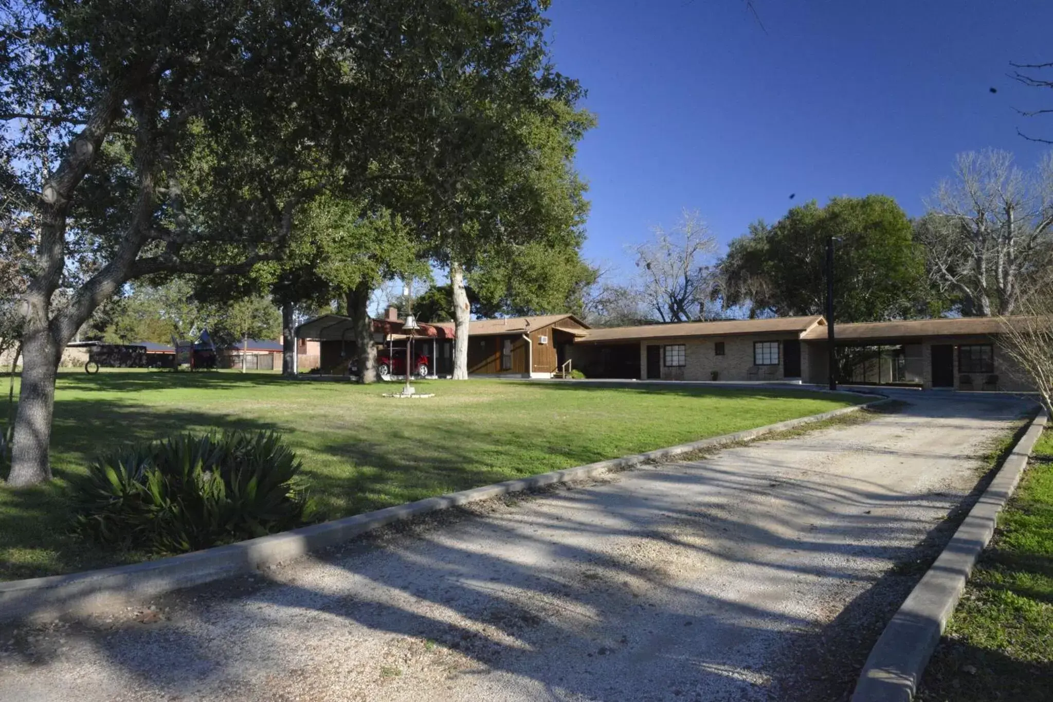 Property Building in Shiner Country Inn