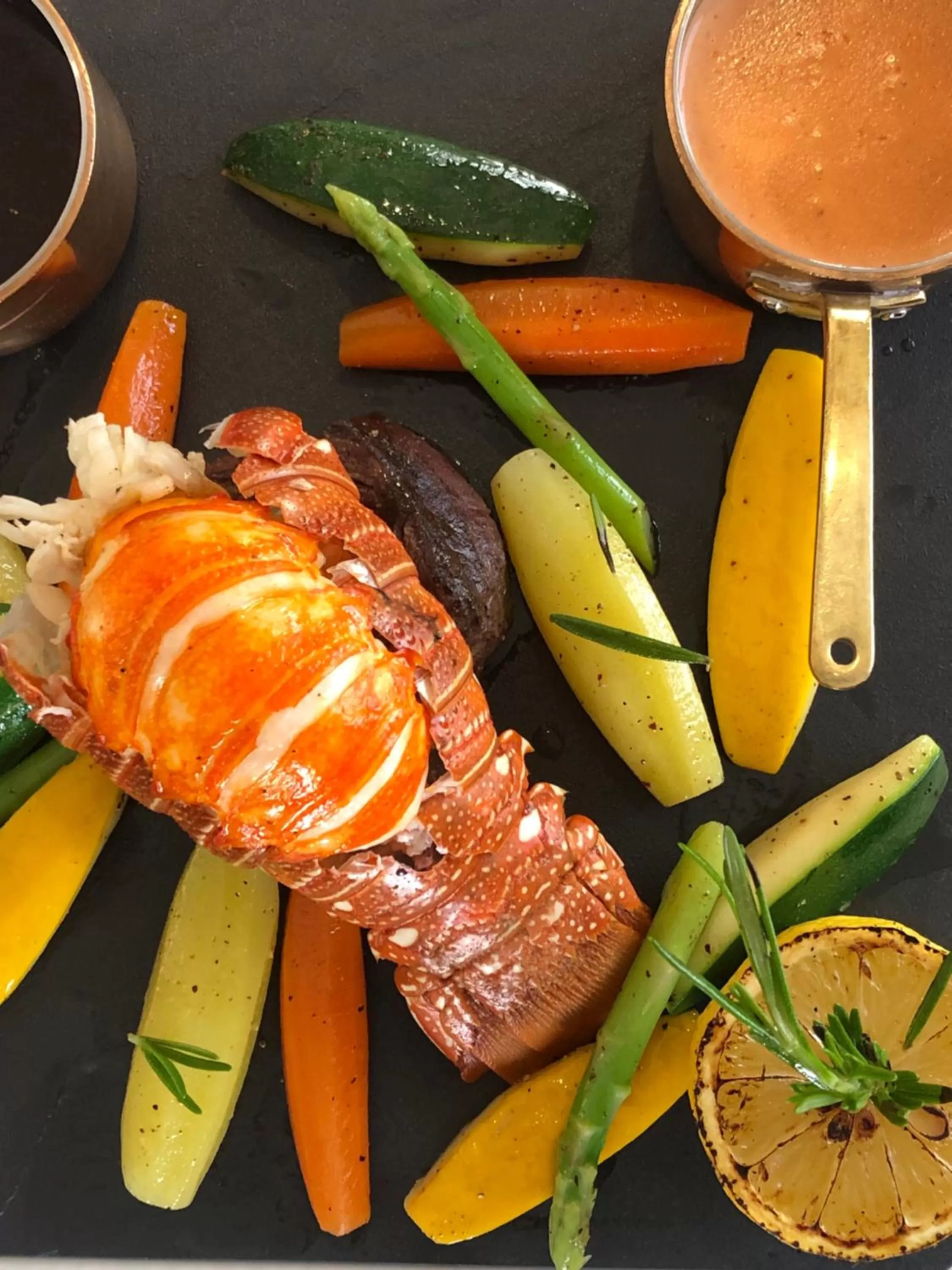 Restaurant/places to eat in Crowne Plaza Sohar by IHG