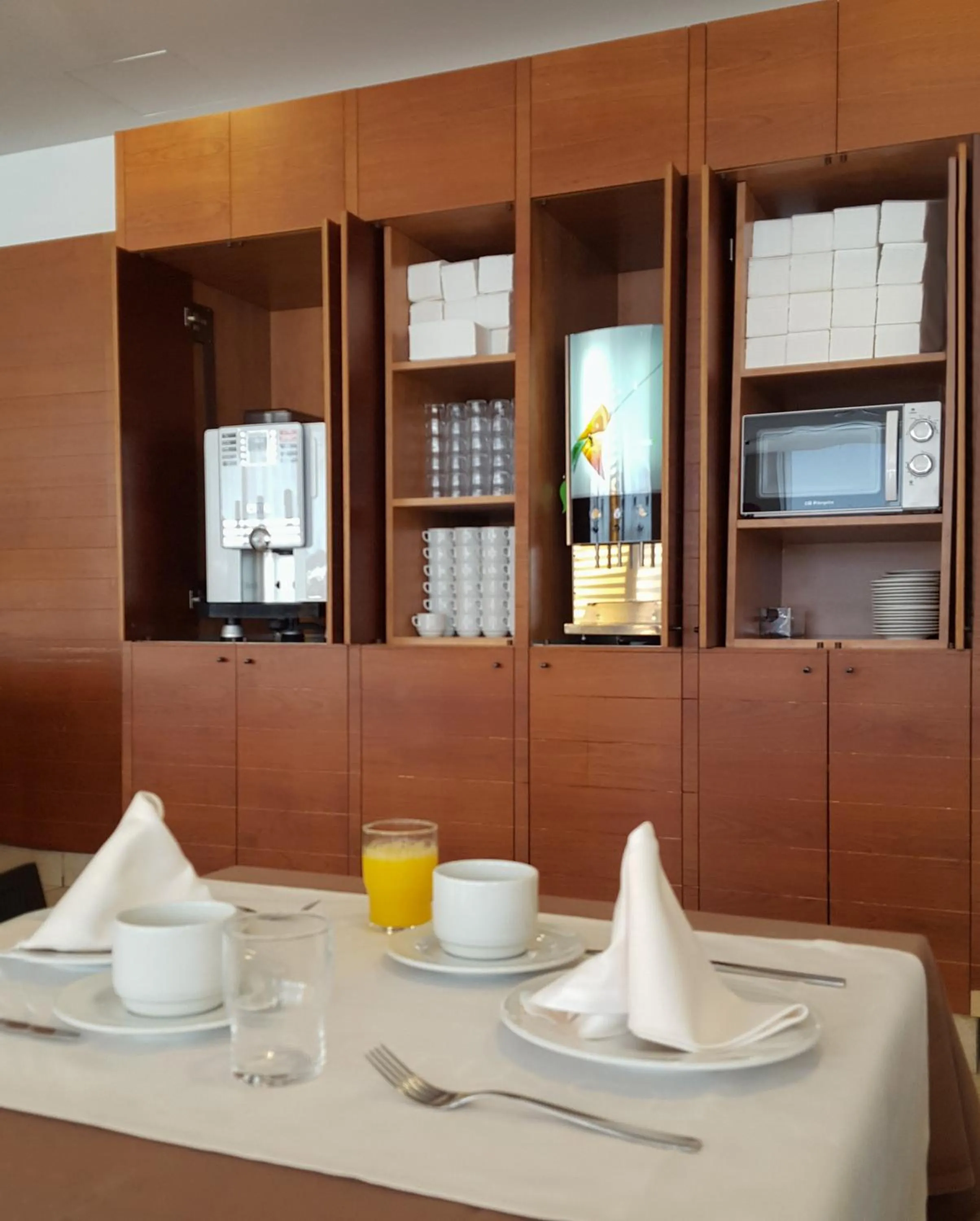 Food and drinks in Hotel Cesar Augustus