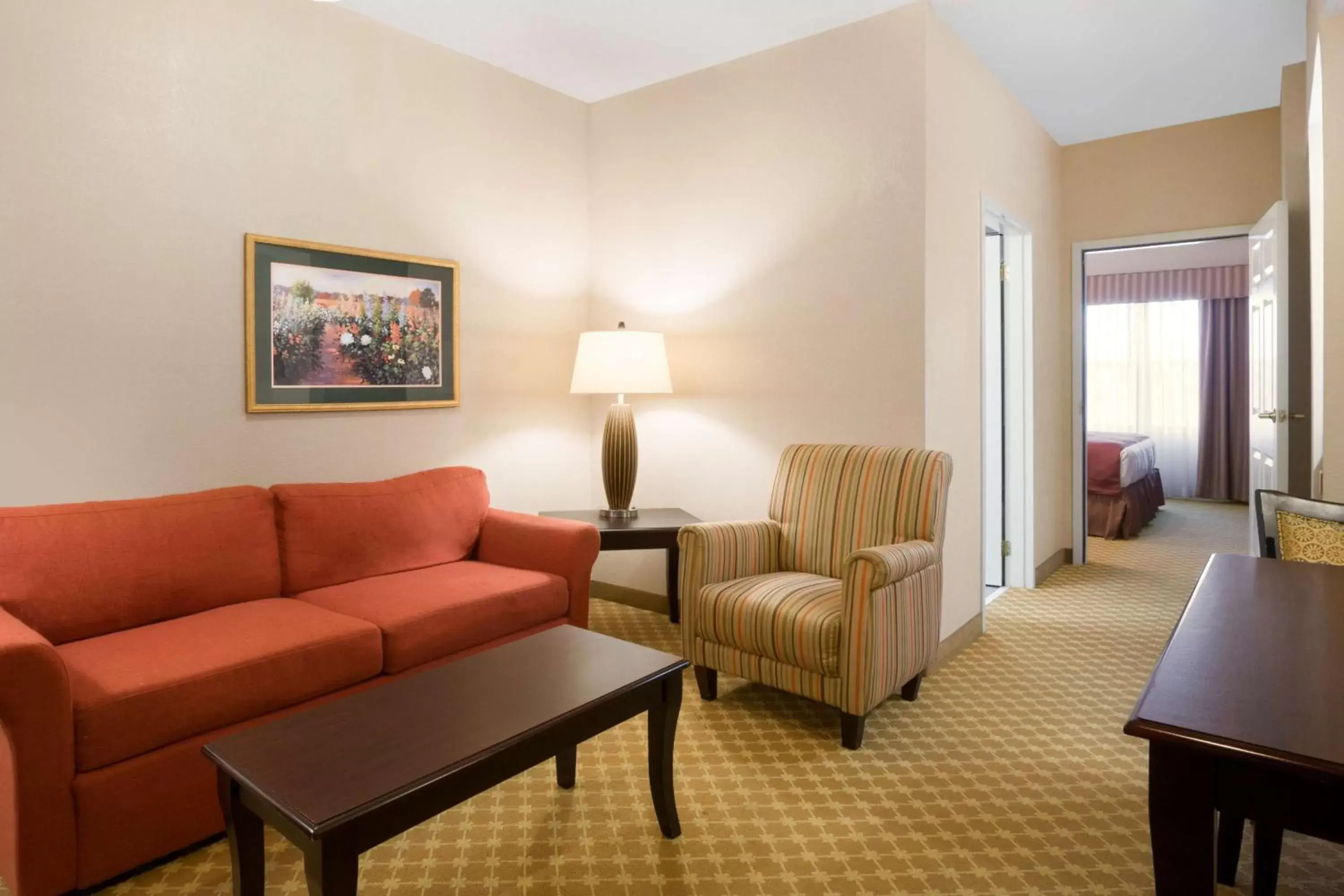 Photo of the whole room, Seating Area in Country Inn & Suites by Radisson, Columbus, GA