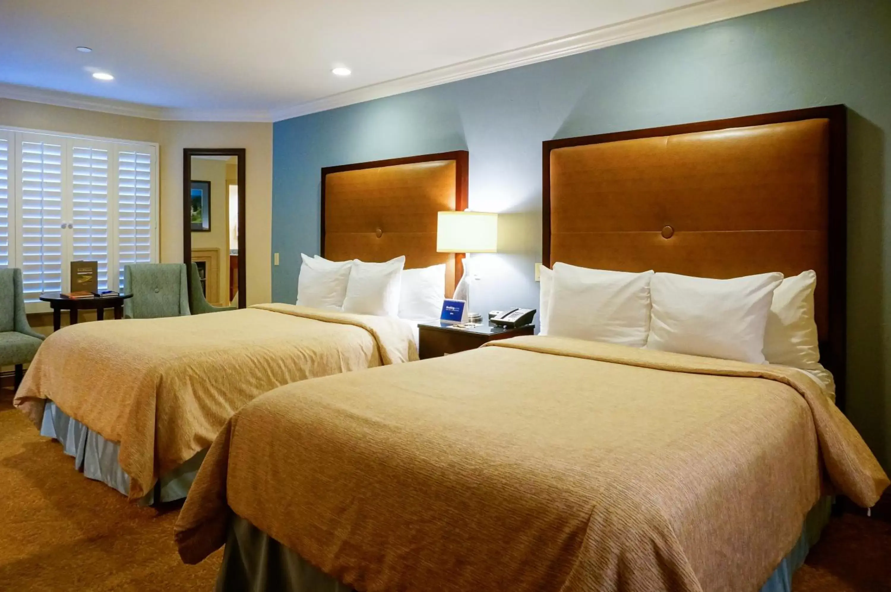 Bedroom, Bed in Blue Dolphin Inn