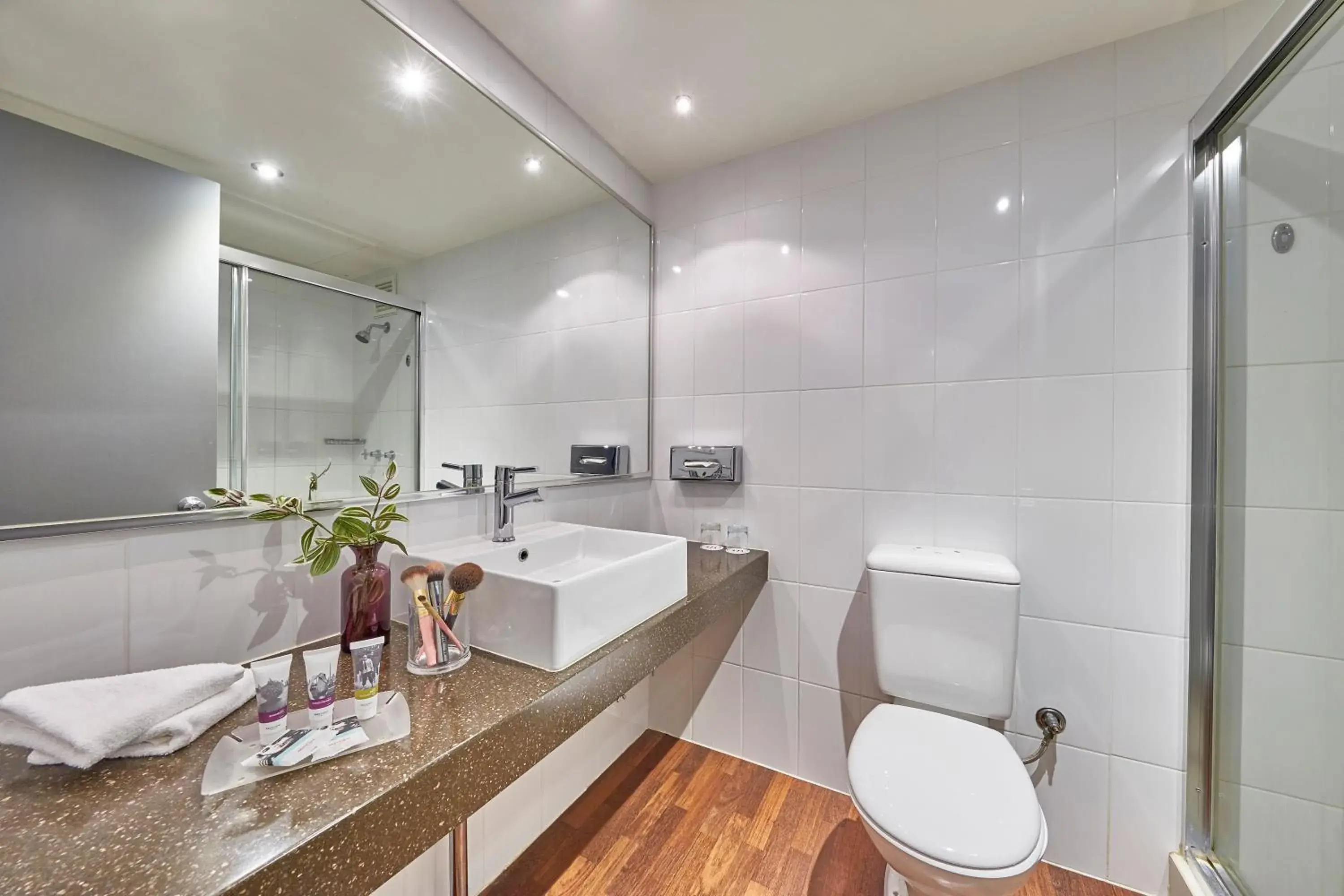 Bathroom in Mercure Perth