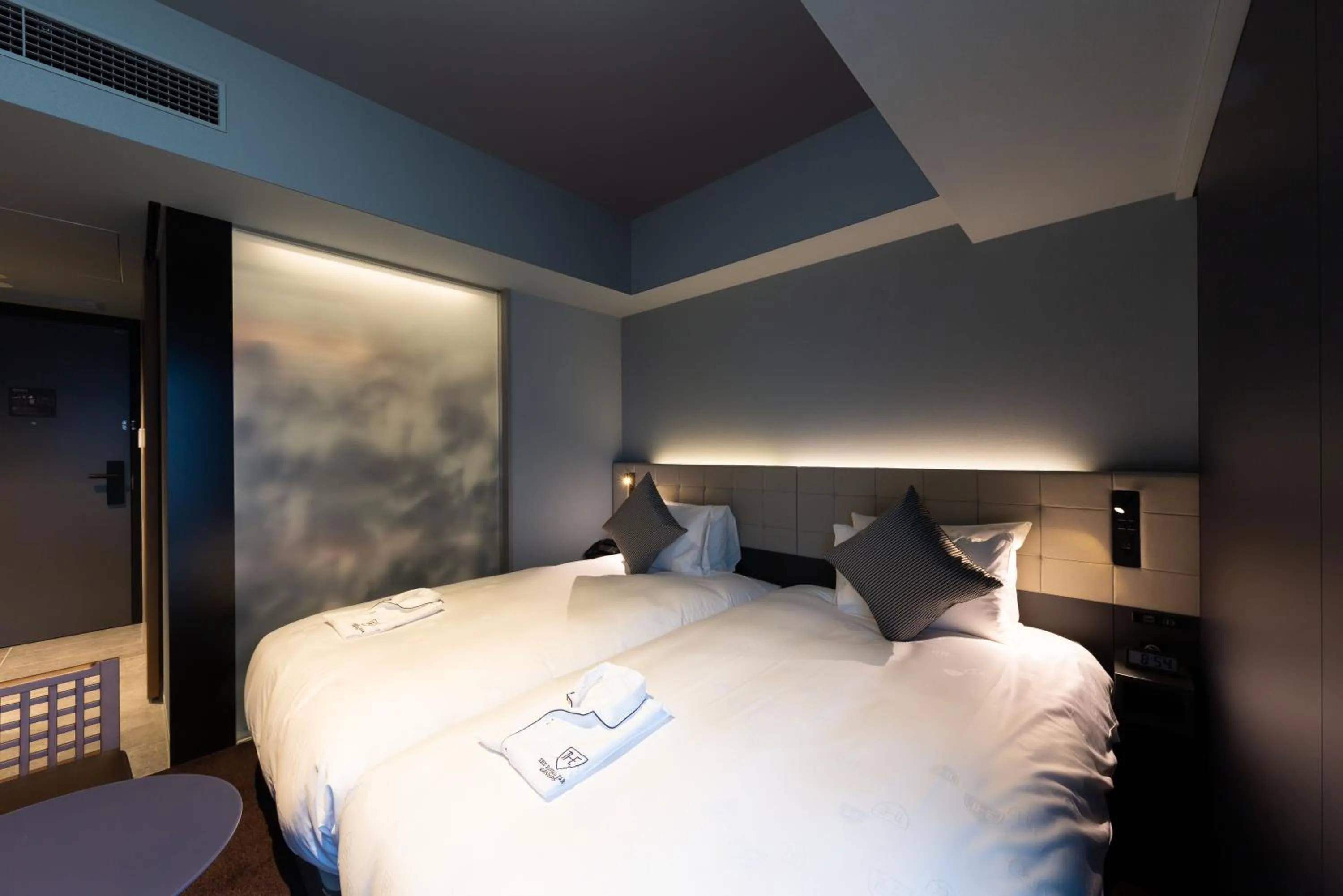 Bed in The Royal Park Canvas - Ginza 8