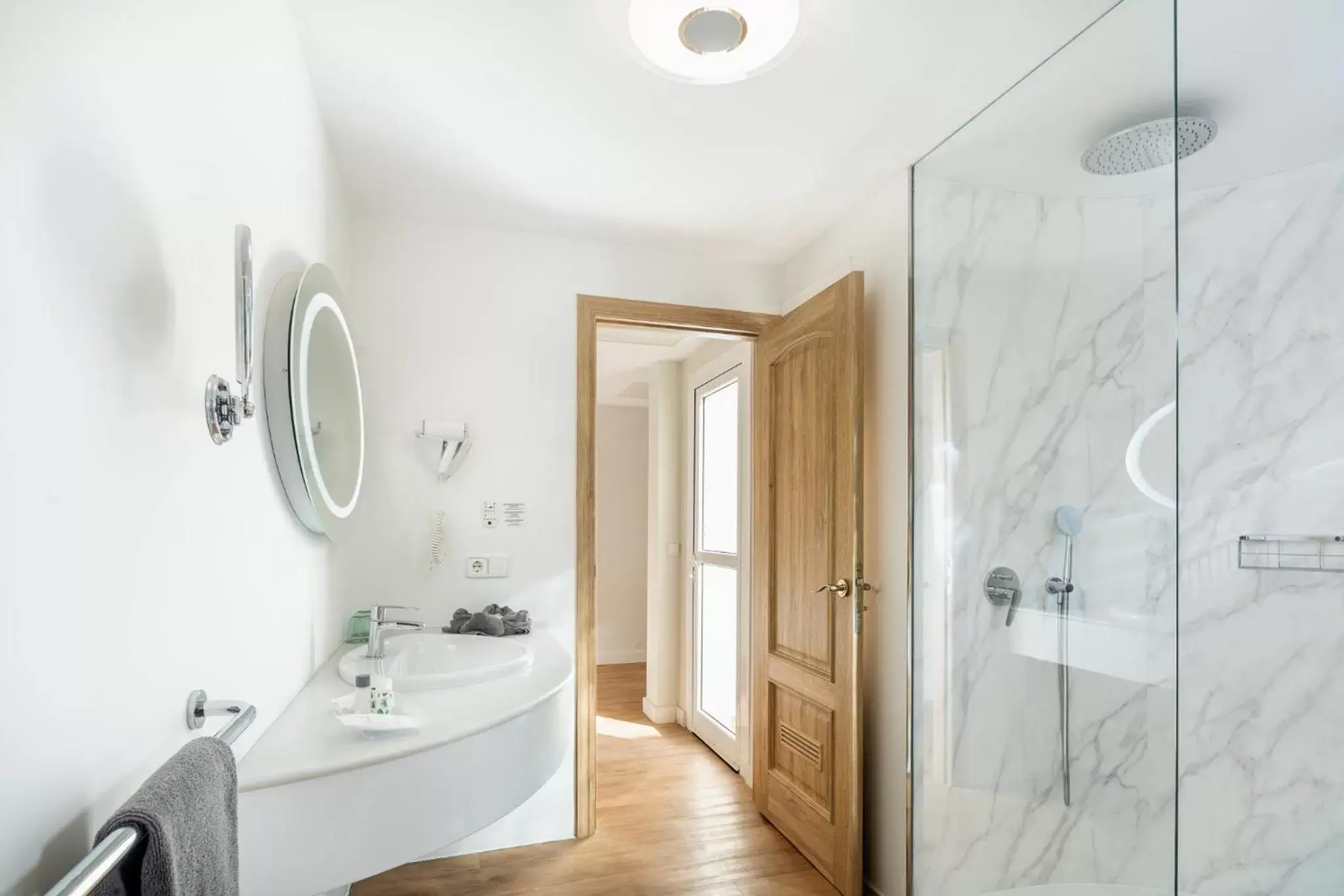 Bathroom in Hotel Esmeralda Maris by LIVVO