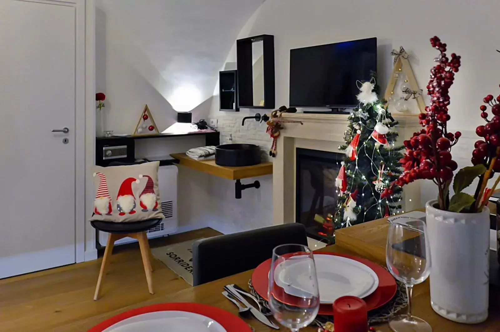 Dining Area in CHARME