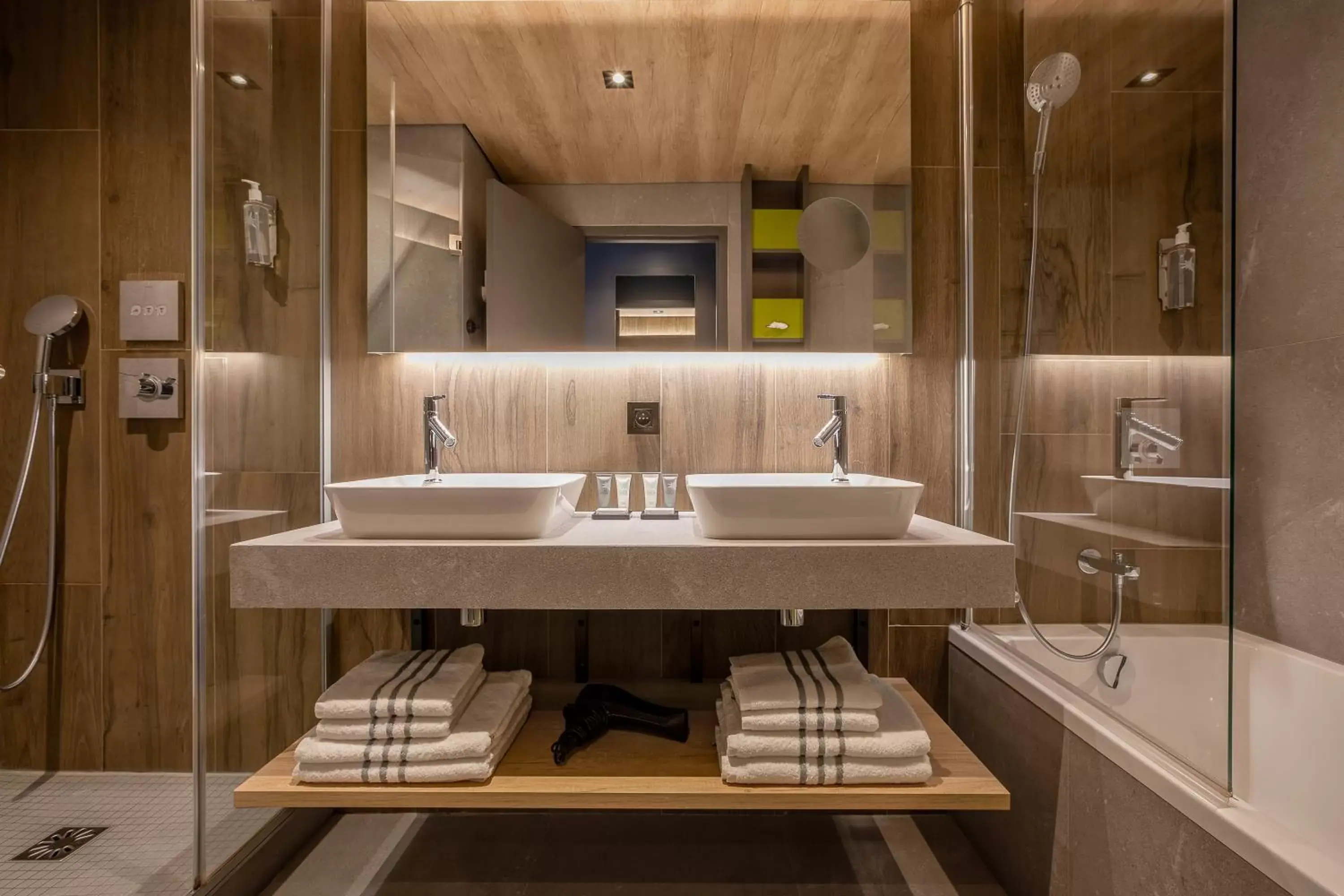 Bathroom in Alpina Eclectic Hotel