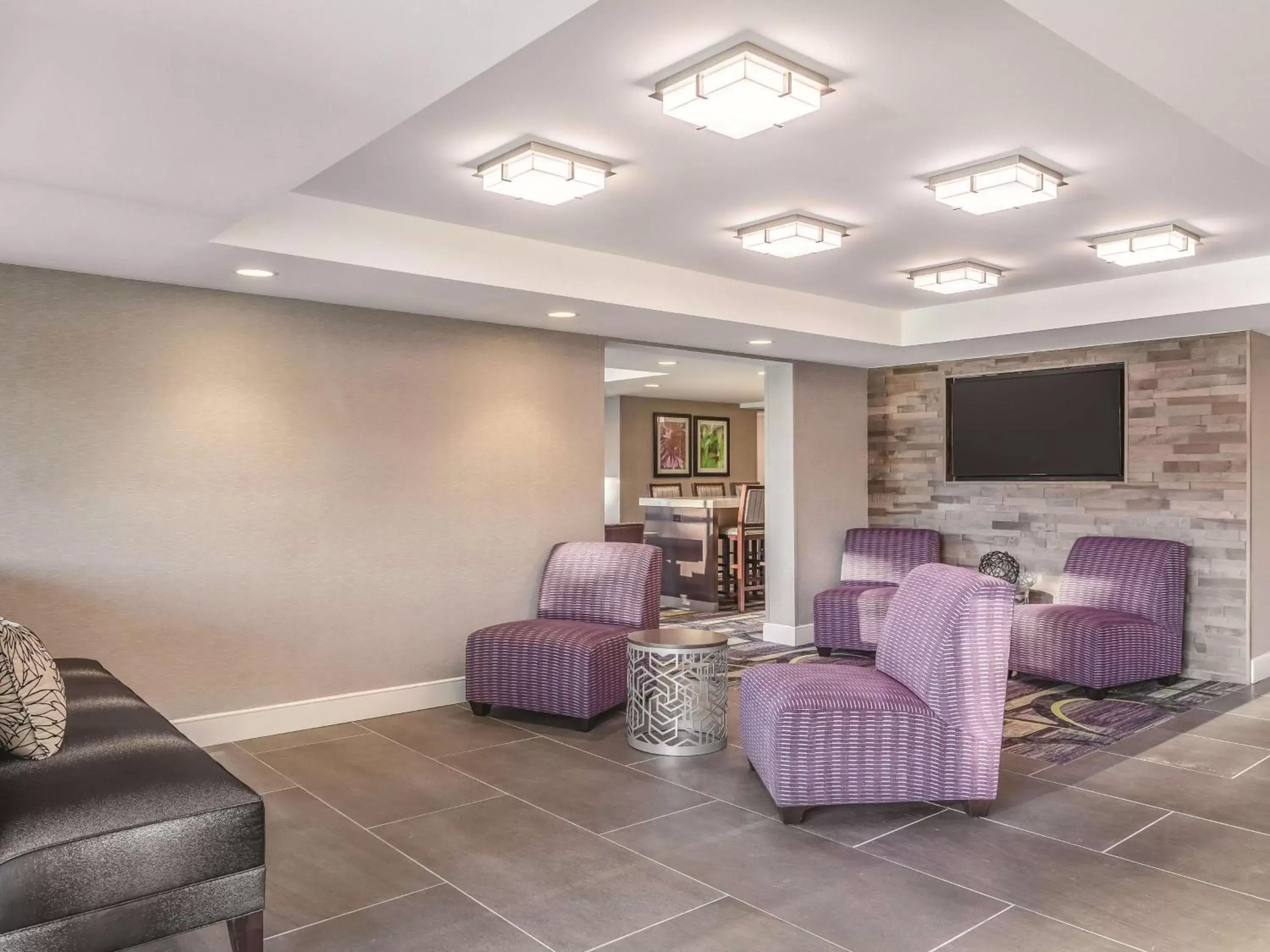 Lobby or reception, Seating Area in La Quinta by Wyndham Columbia / Fort Meade