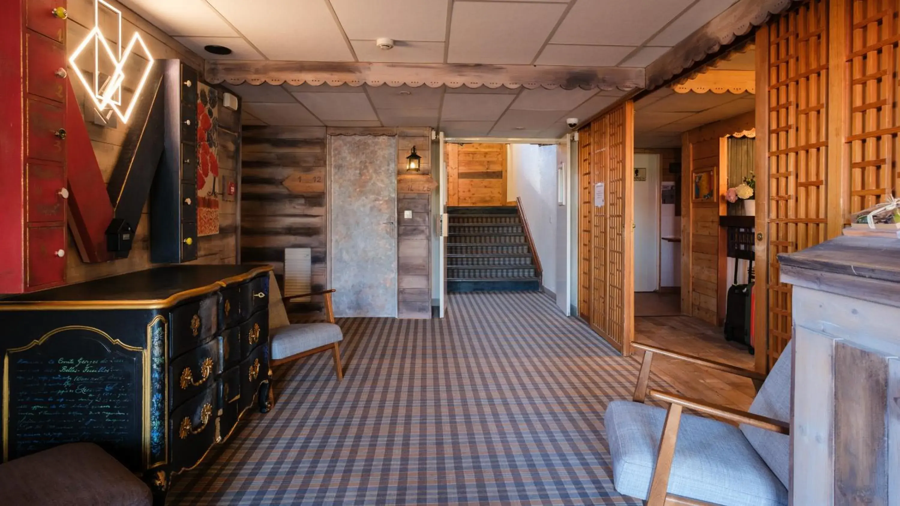 Bedroom in Cit'Hotel Le Montreal Bedroom in Cit'Hotel Le Montreal