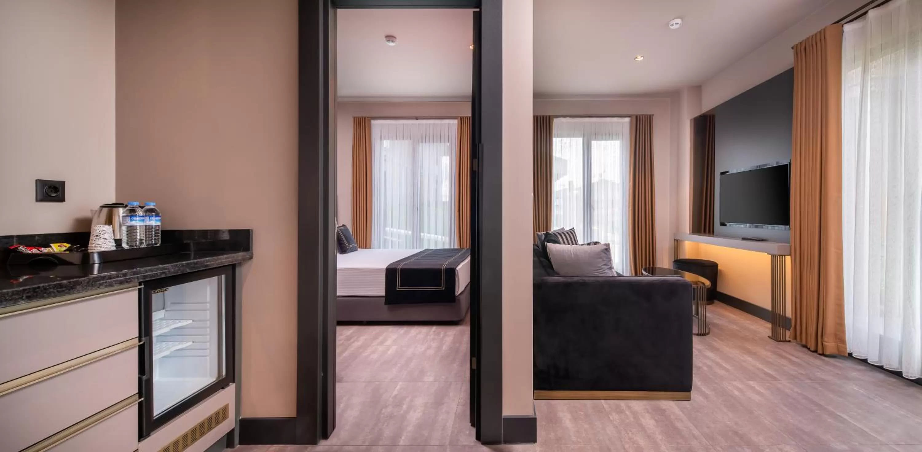 Coffee/tea facilities, Bed in MENALO HOTEL PREMIUM ISTANBUL AIRPORT