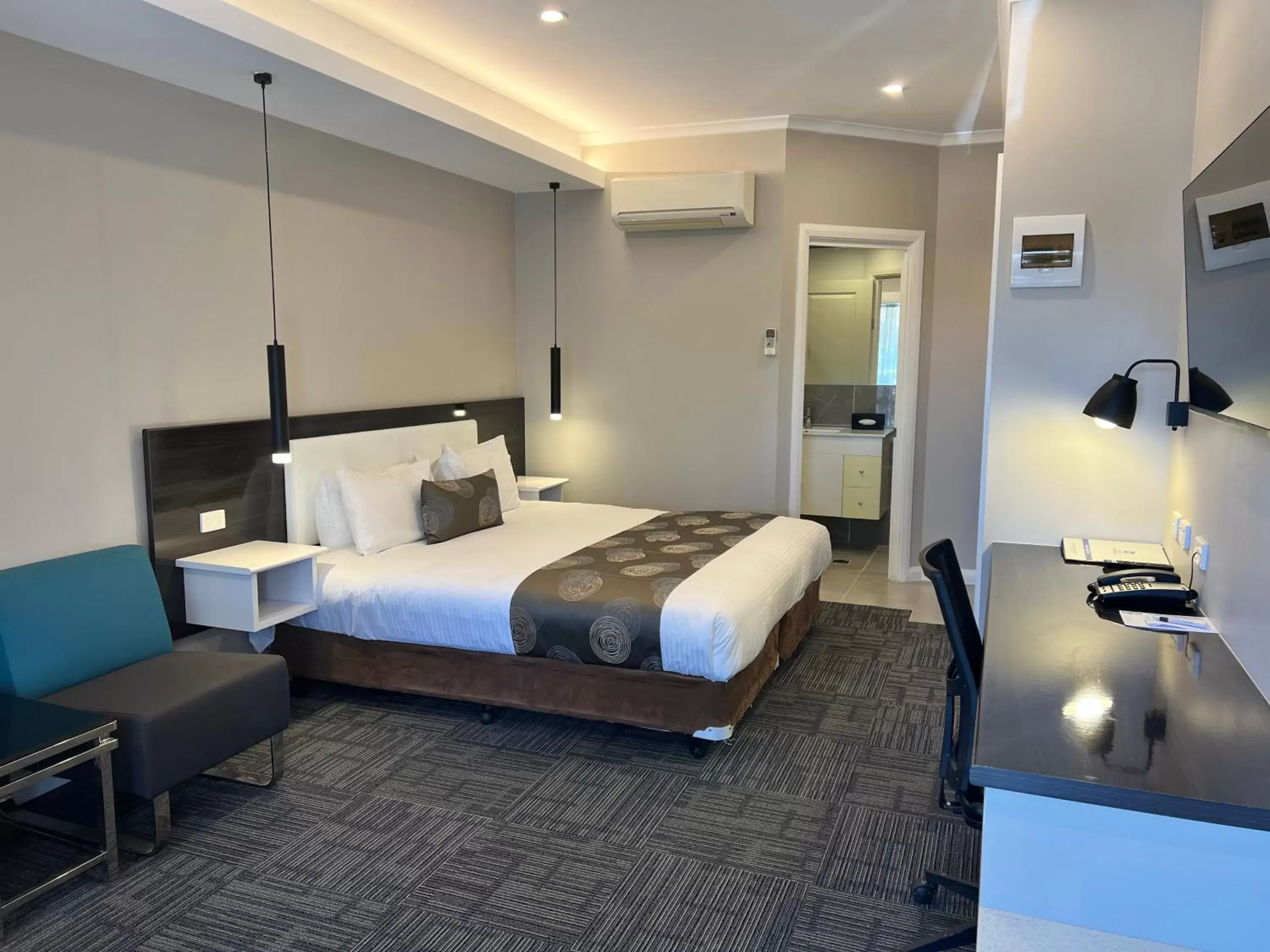 Bedroom, Bed in Best Western Melbourne Airport