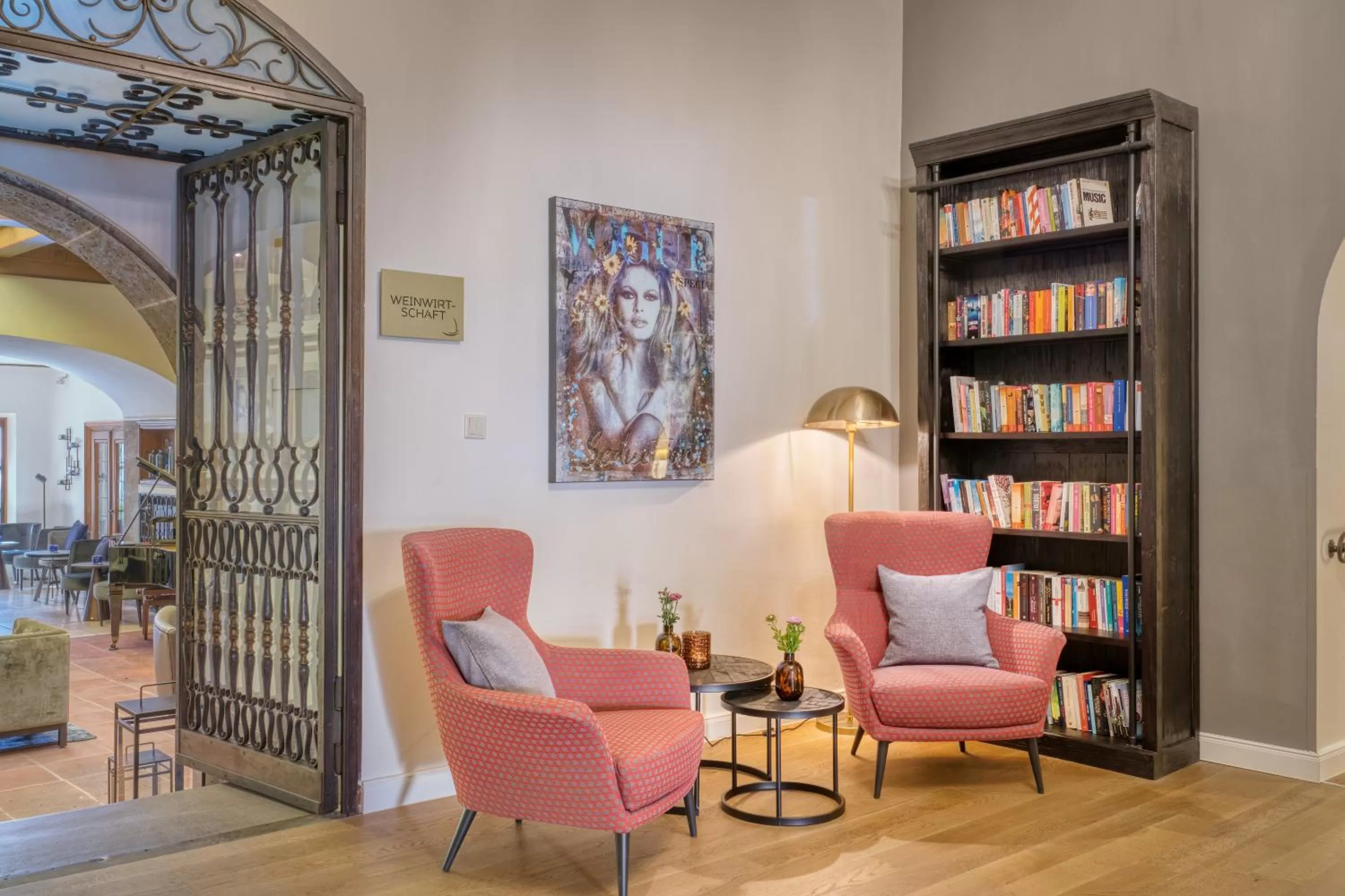 Library in Hotel Eisenhut