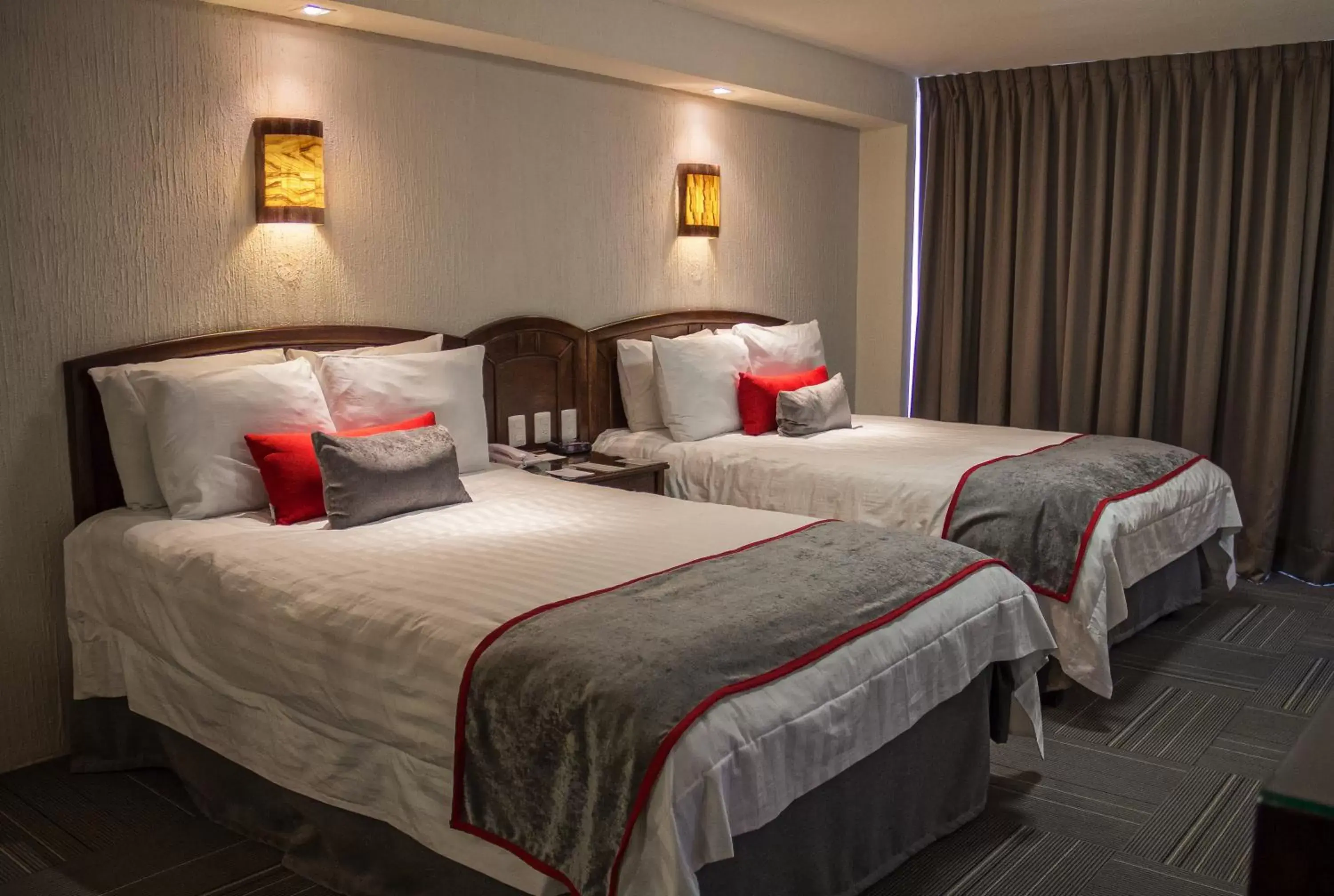 Bedroom, Bed in Ramada Plaza by Wyndham Leon Bedroom, Bed in Ramada Plaza by Wyndham Leon
