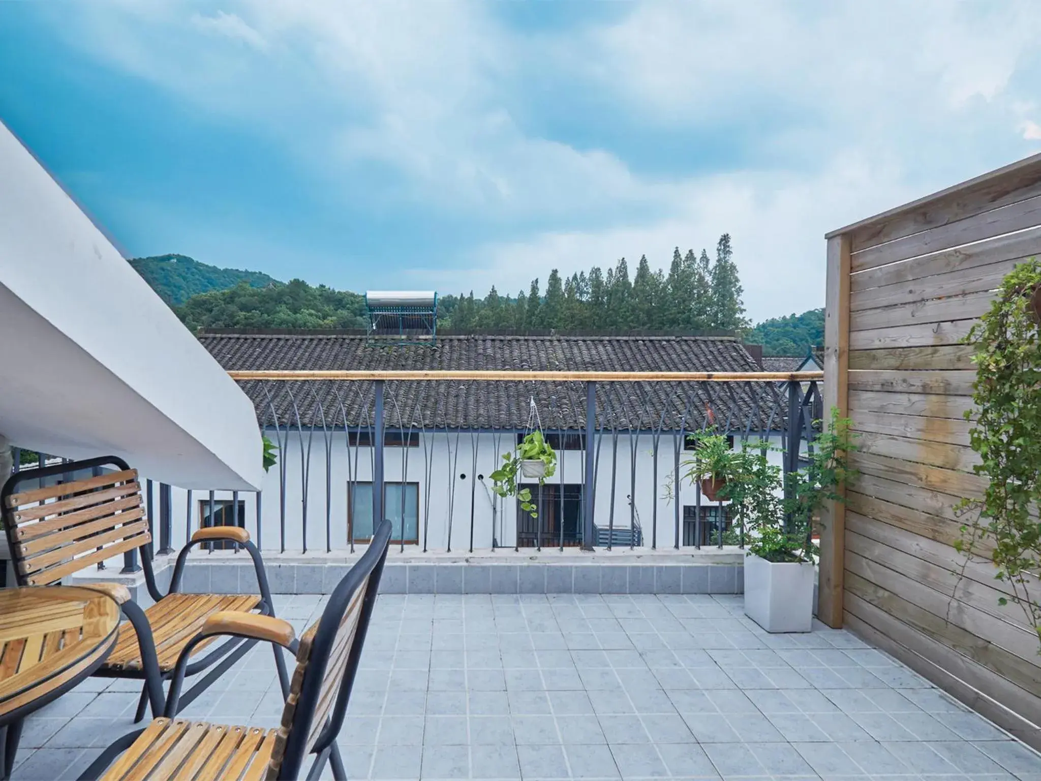 Balcony/Terrace in Hangzhou Yueshang Yunshe Boutique Hostel