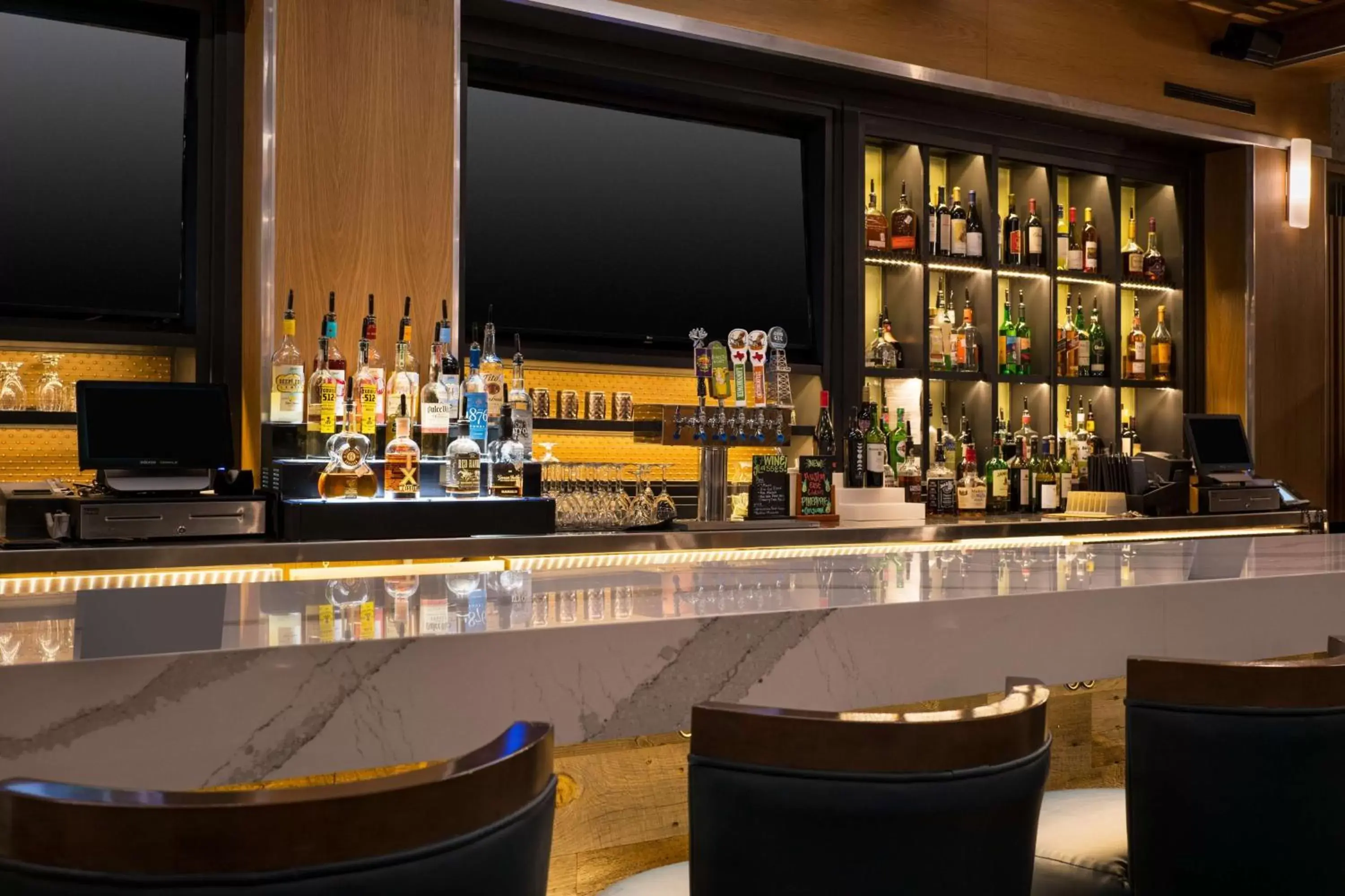 Lounge or bar, Lounge/Bar in Embassy Suites by Hilton Austin Central