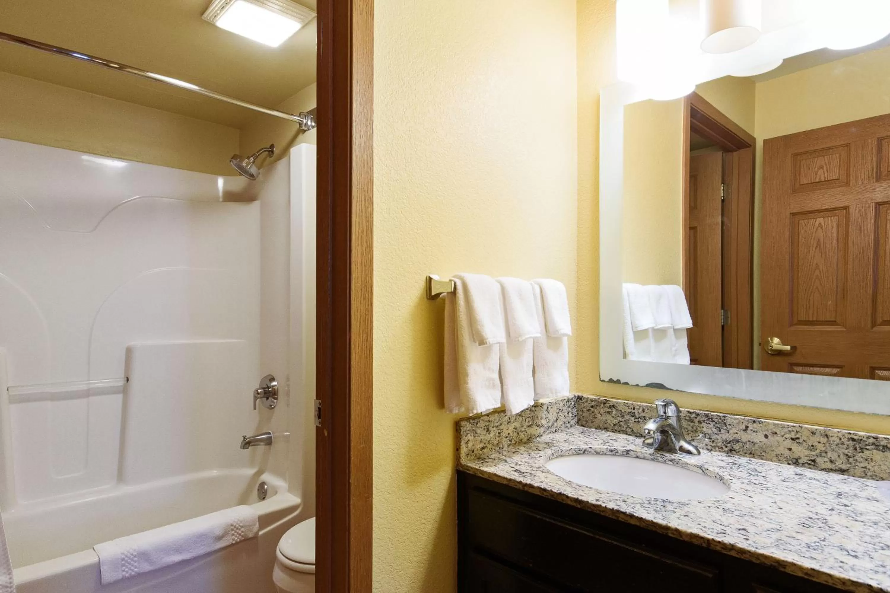 Shower in Extended Stay America Suites - Chicago - Elgin - West Dundee