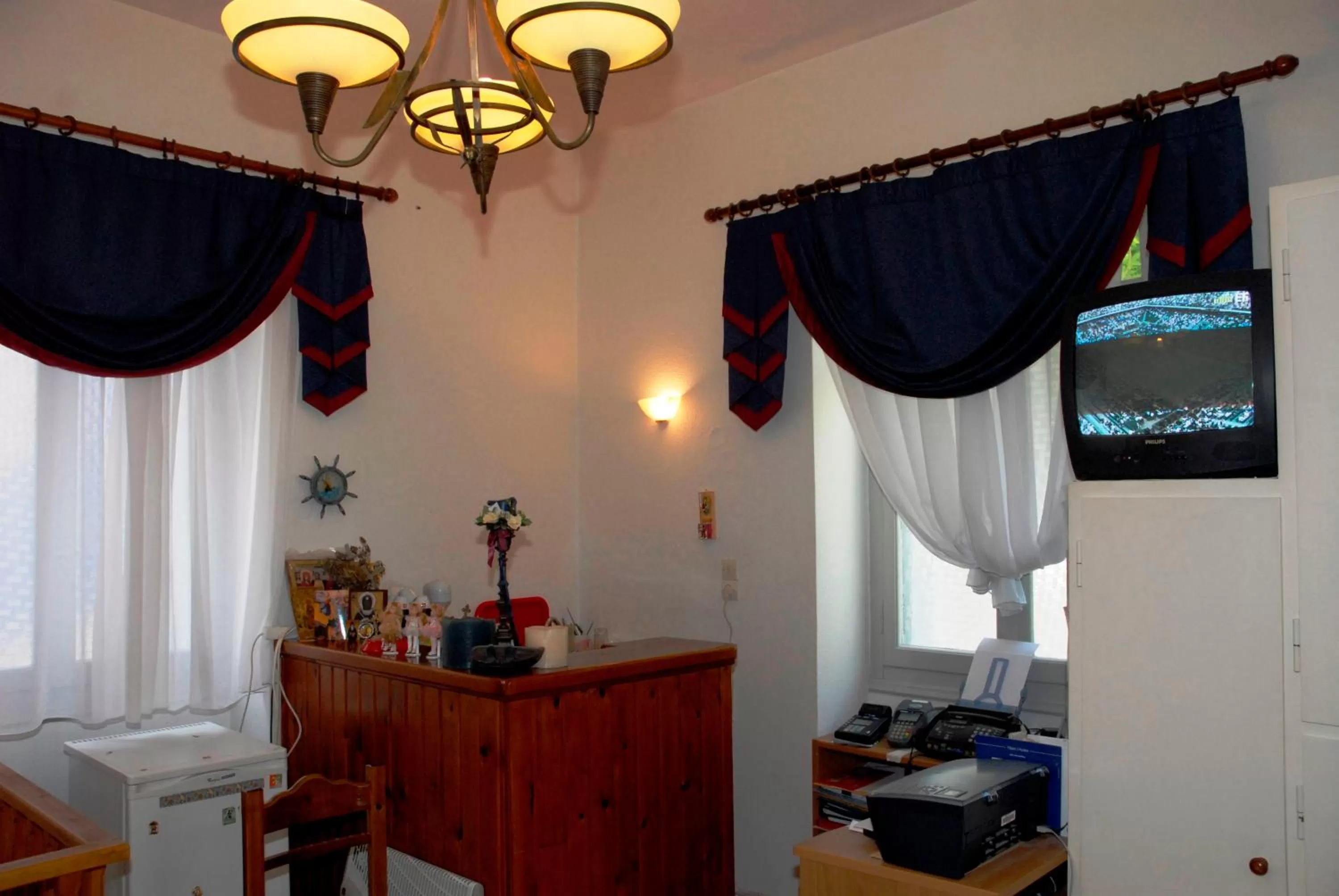 Lounge or bar, TV/Entertainment Center in Amaryllis Hotel