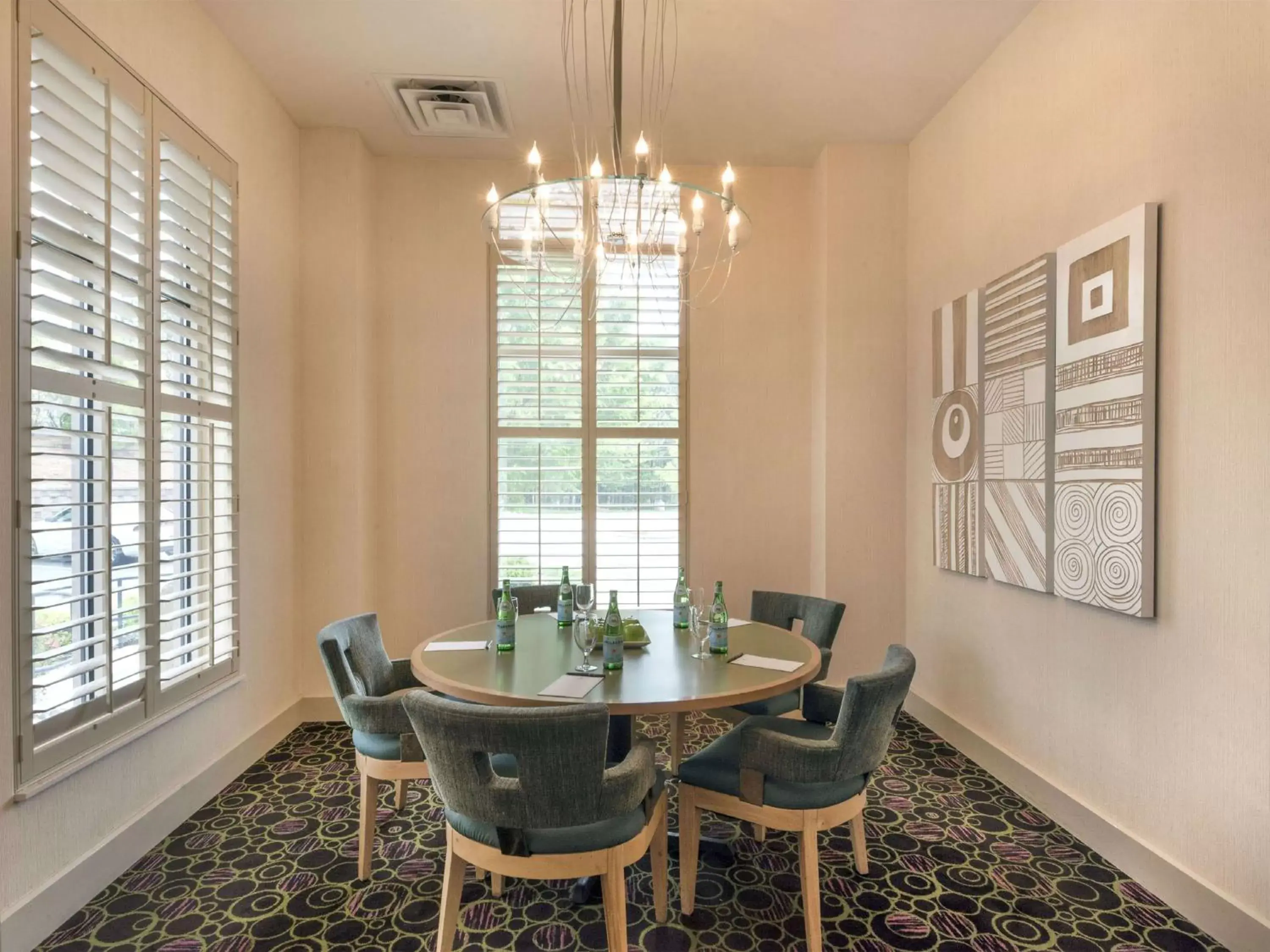 Meeting/conference room, Dining Area in Embassy Suites by Hilton Raleigh Durham Airport Brier Creek