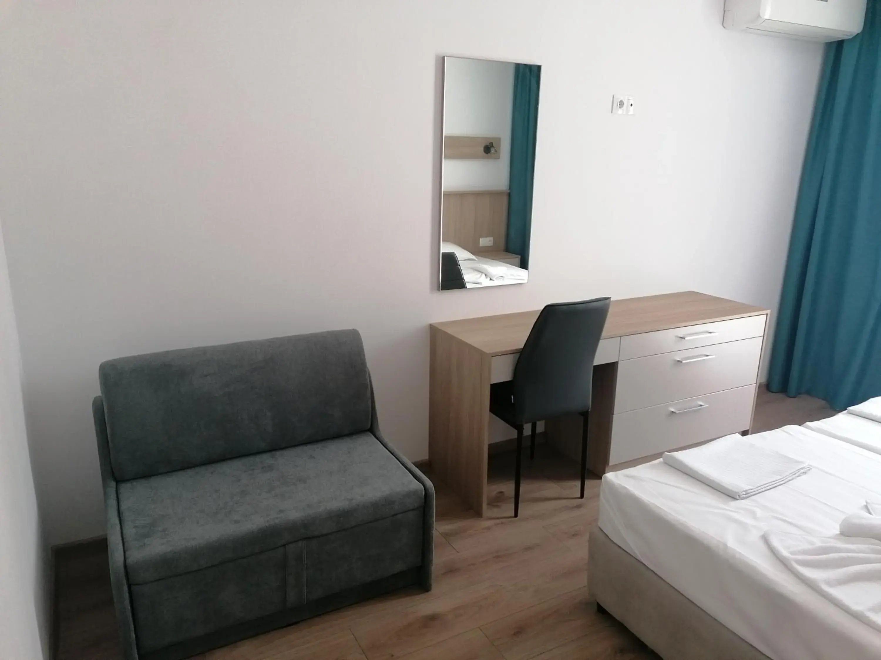 Bedroom, Seating Area in Hotel Samara