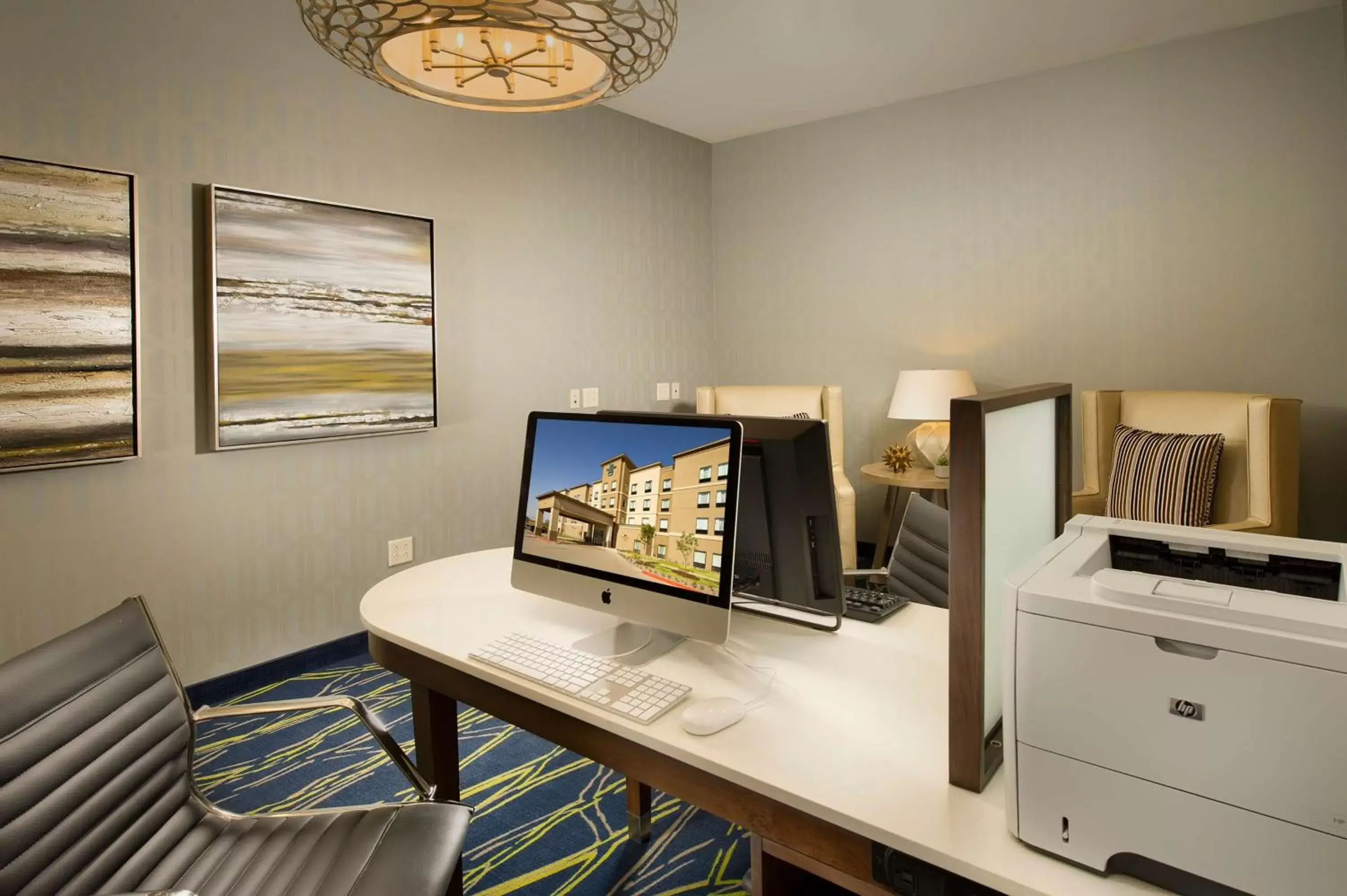 Business facilities, TV/Entertainment Center in Homewood Suites by Hilton Midland