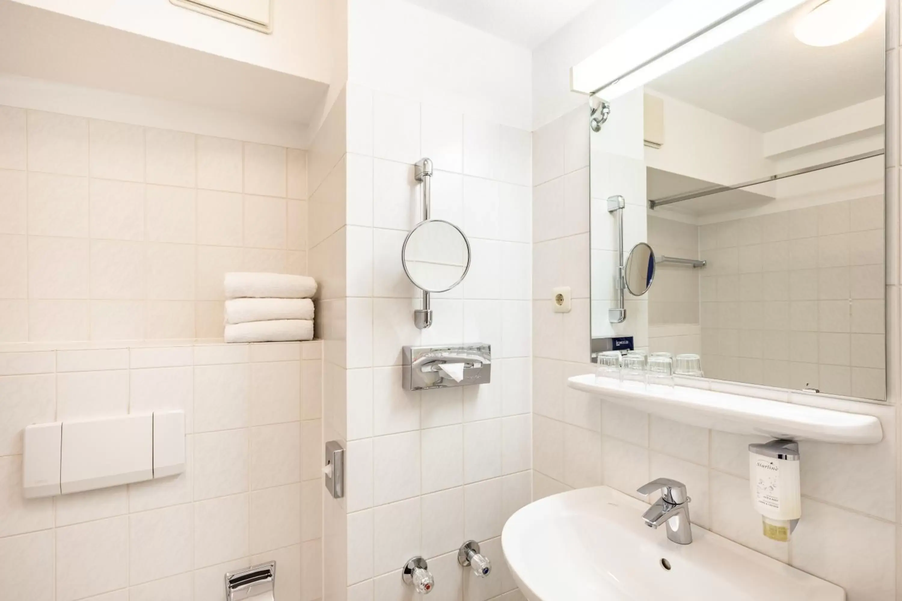 Shower, Bathroom in acora Bochum Living the City