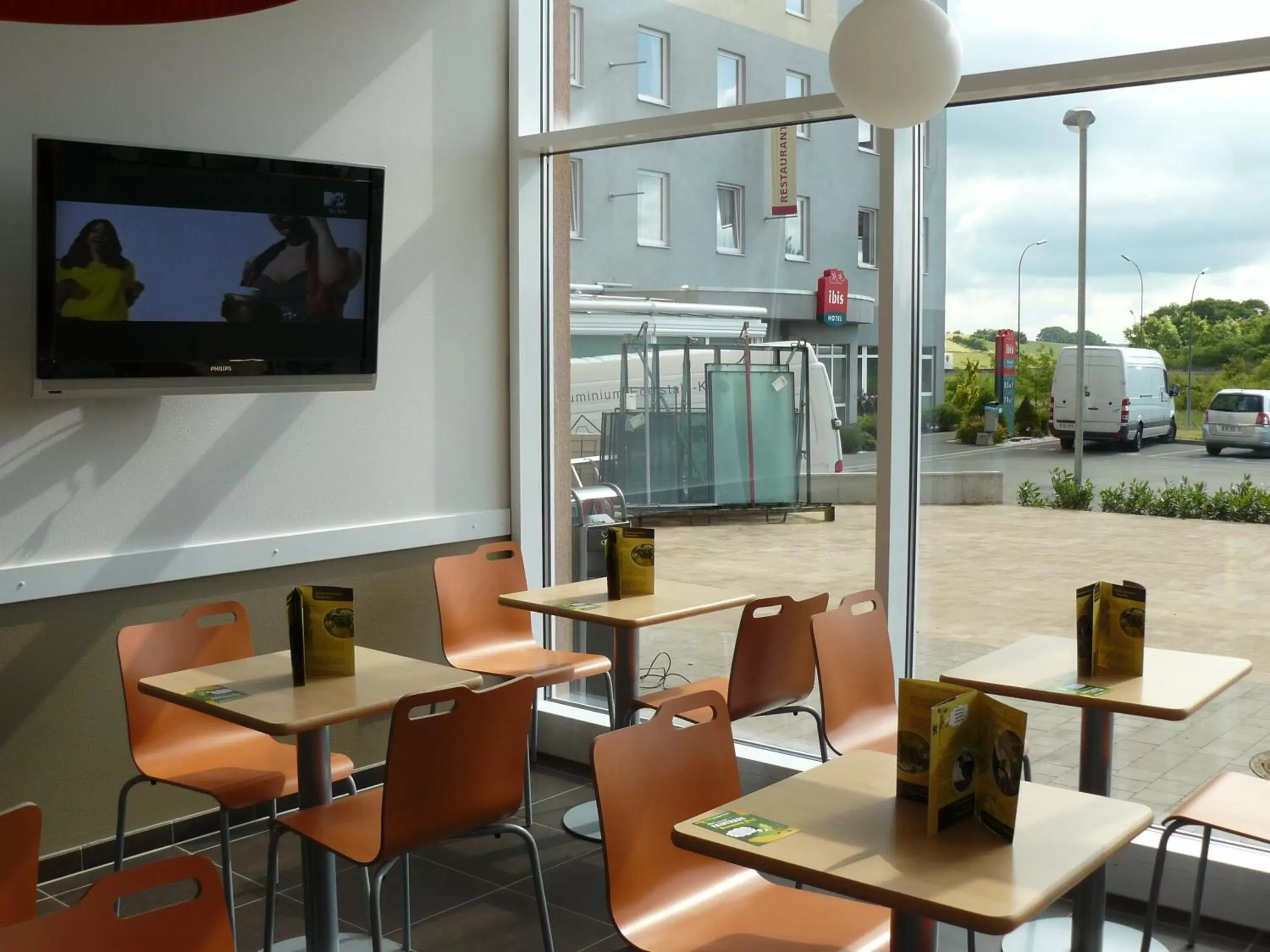 Restaurant/places to eat in ibis Budget Luxembourg Sud Restaurant/places to eat in ibis Budget Luxembourg Sud