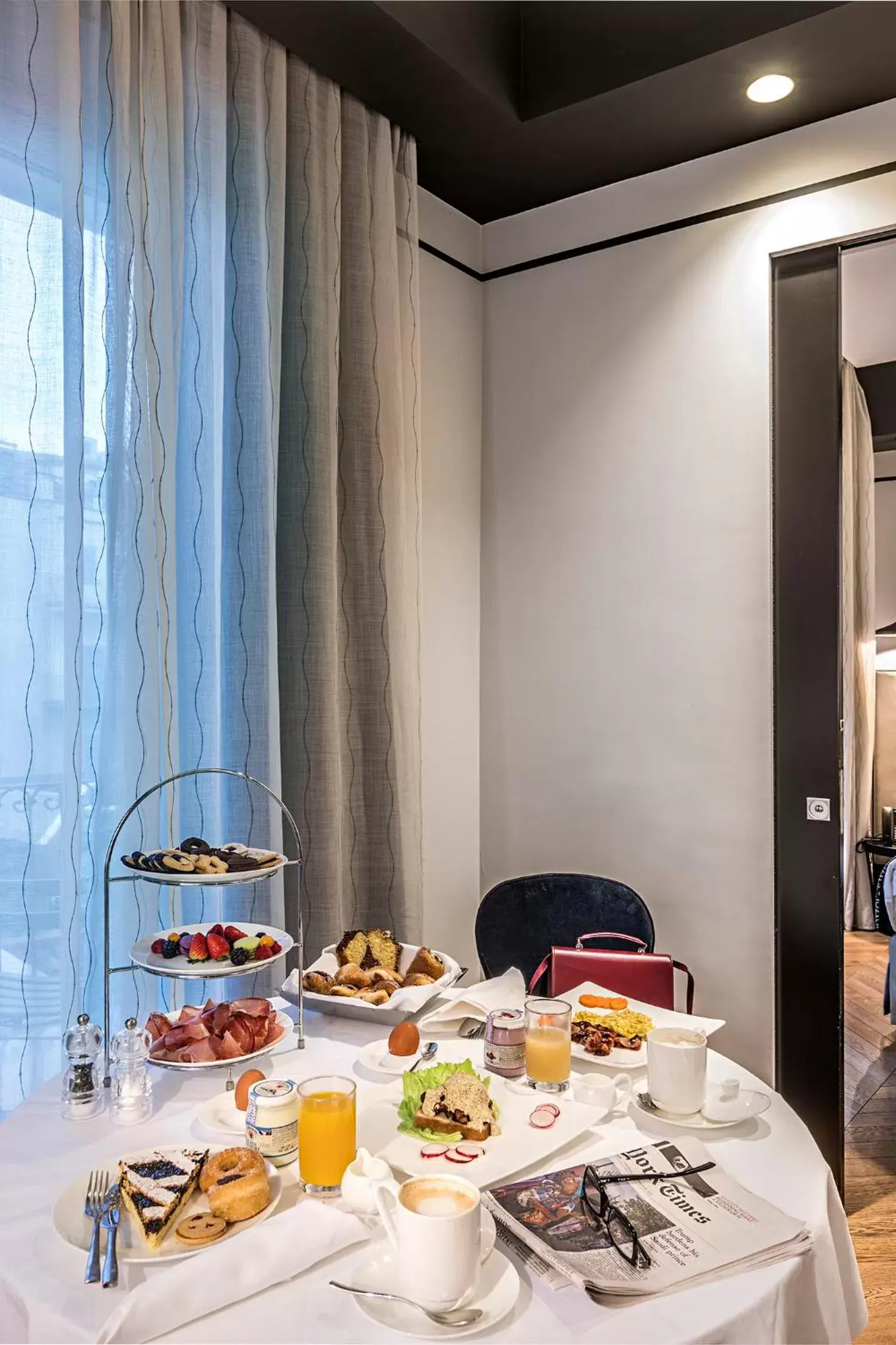 Breakfast, Restaurant/Places to Eat in Corso 281 Luxury Suites
