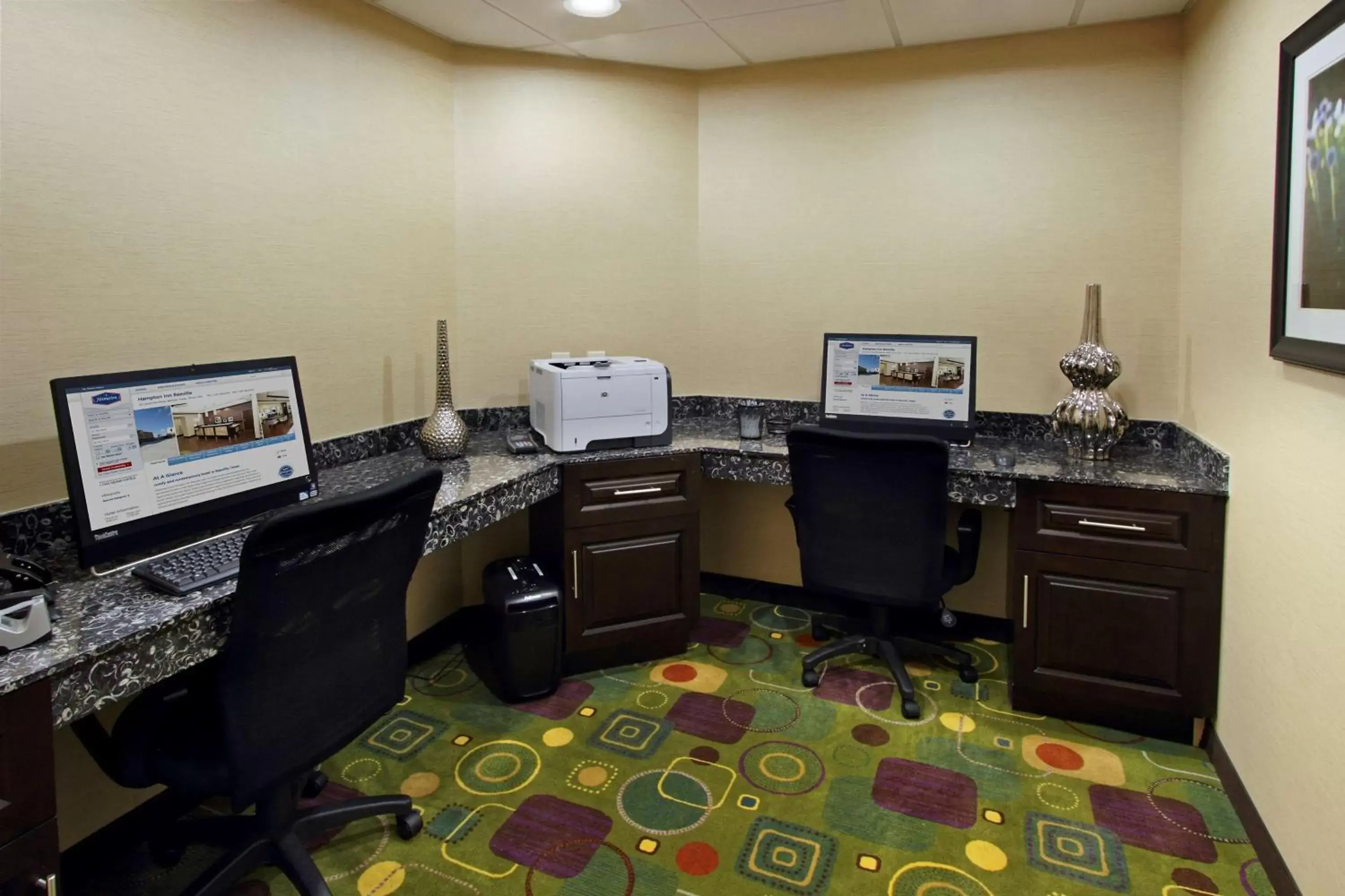 Business facilities, Business Area/Conference Room in Hampton Inn Beeville