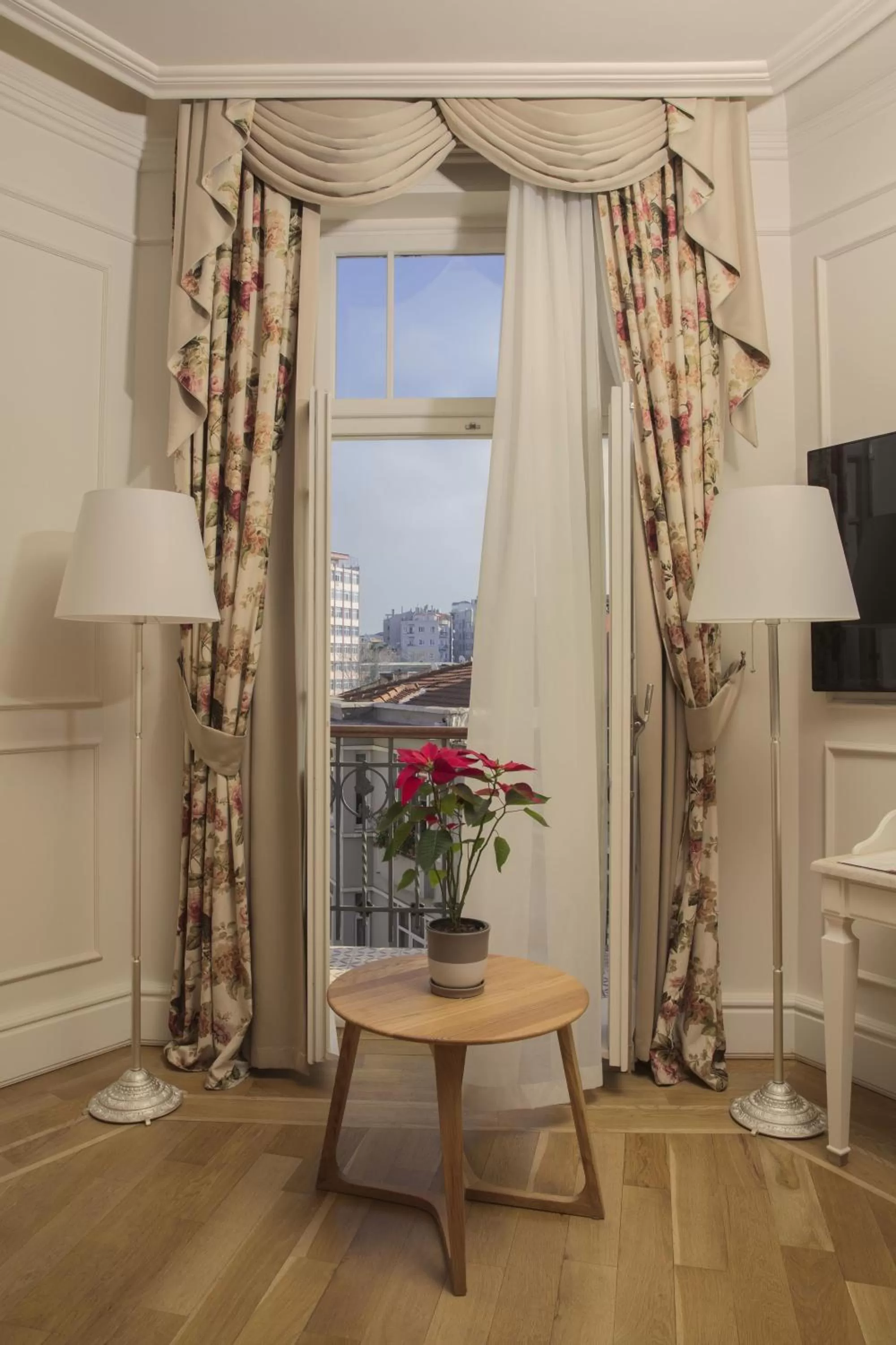 Decorative detail in Corinne Art & Boutique Hotel