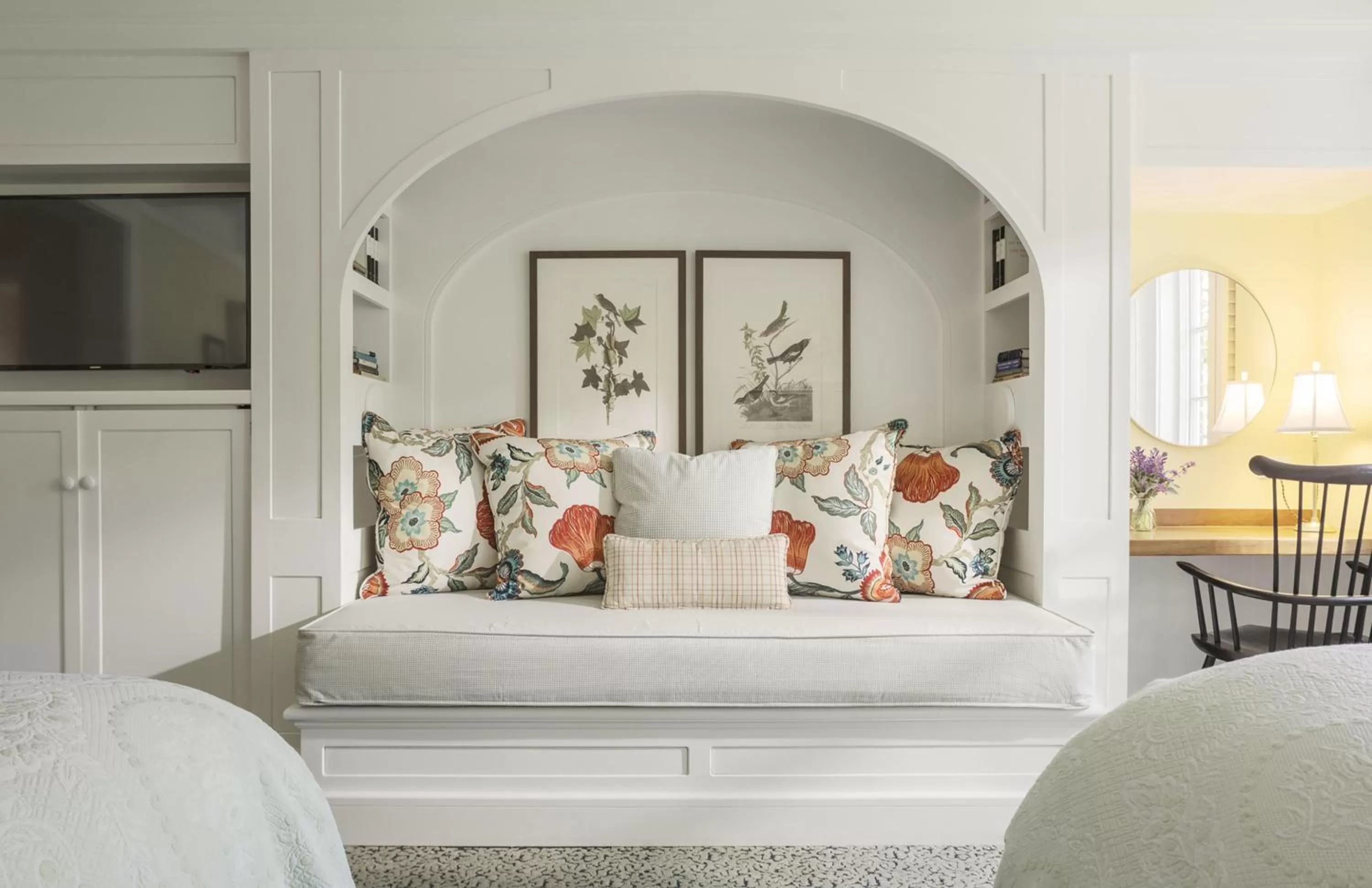 Seating area, Bed in Woodstock Inn & Resort