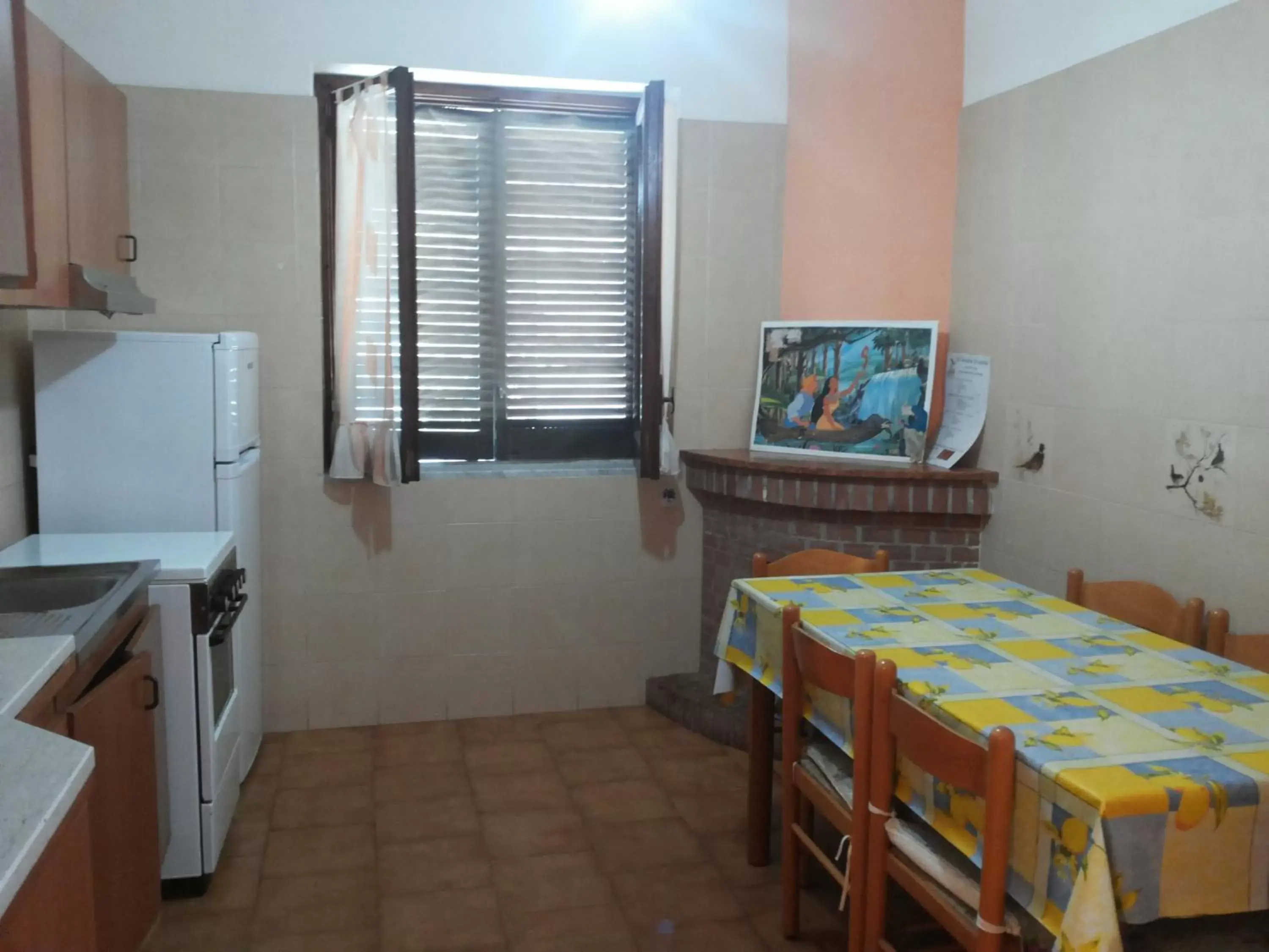 Kitchen or kitchenette, Dining Area in Jolly Residence