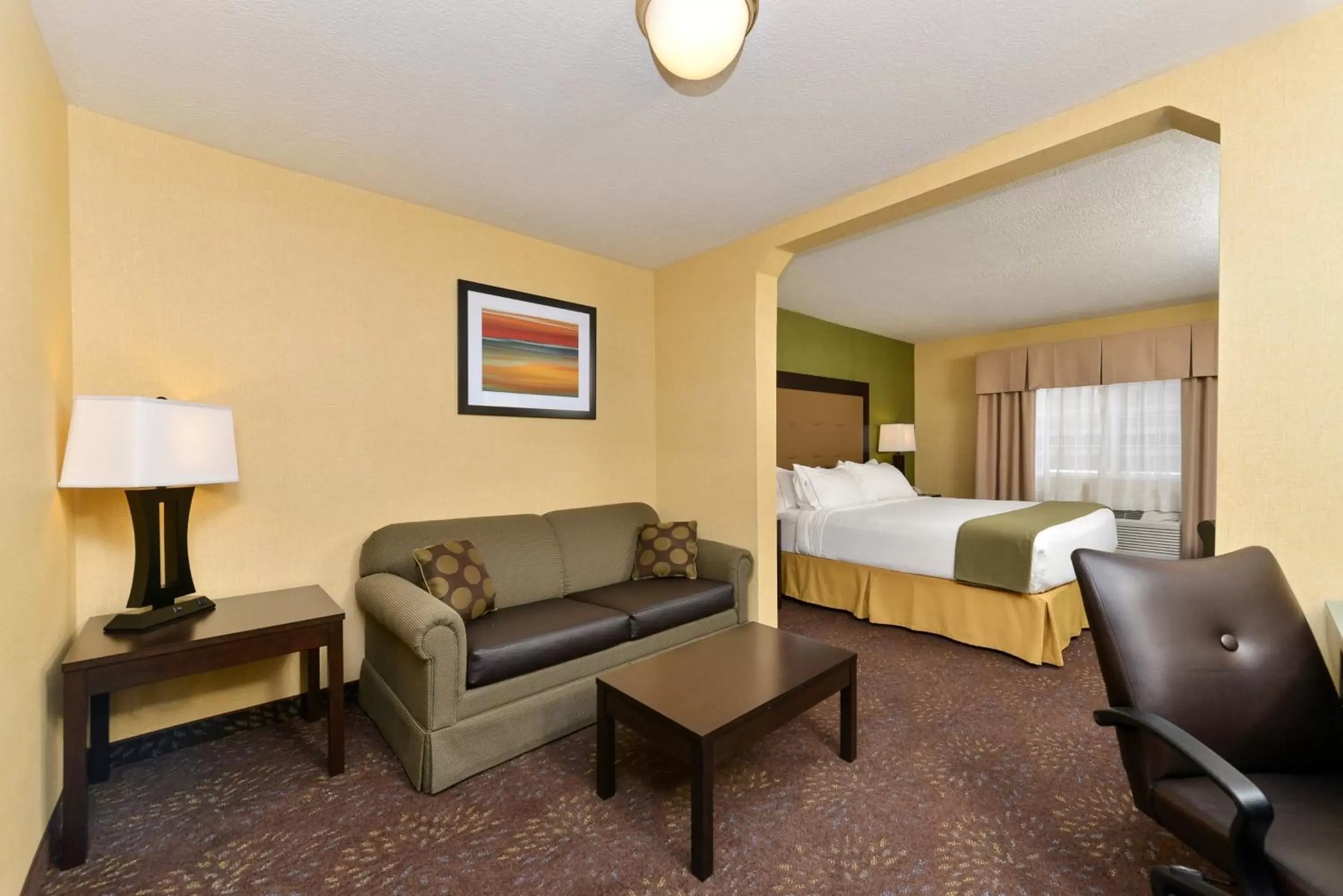 Photo of the whole room, Seating Area in Holiday Inn Express Hotel & Suites Charlotte, an IHG Hotel