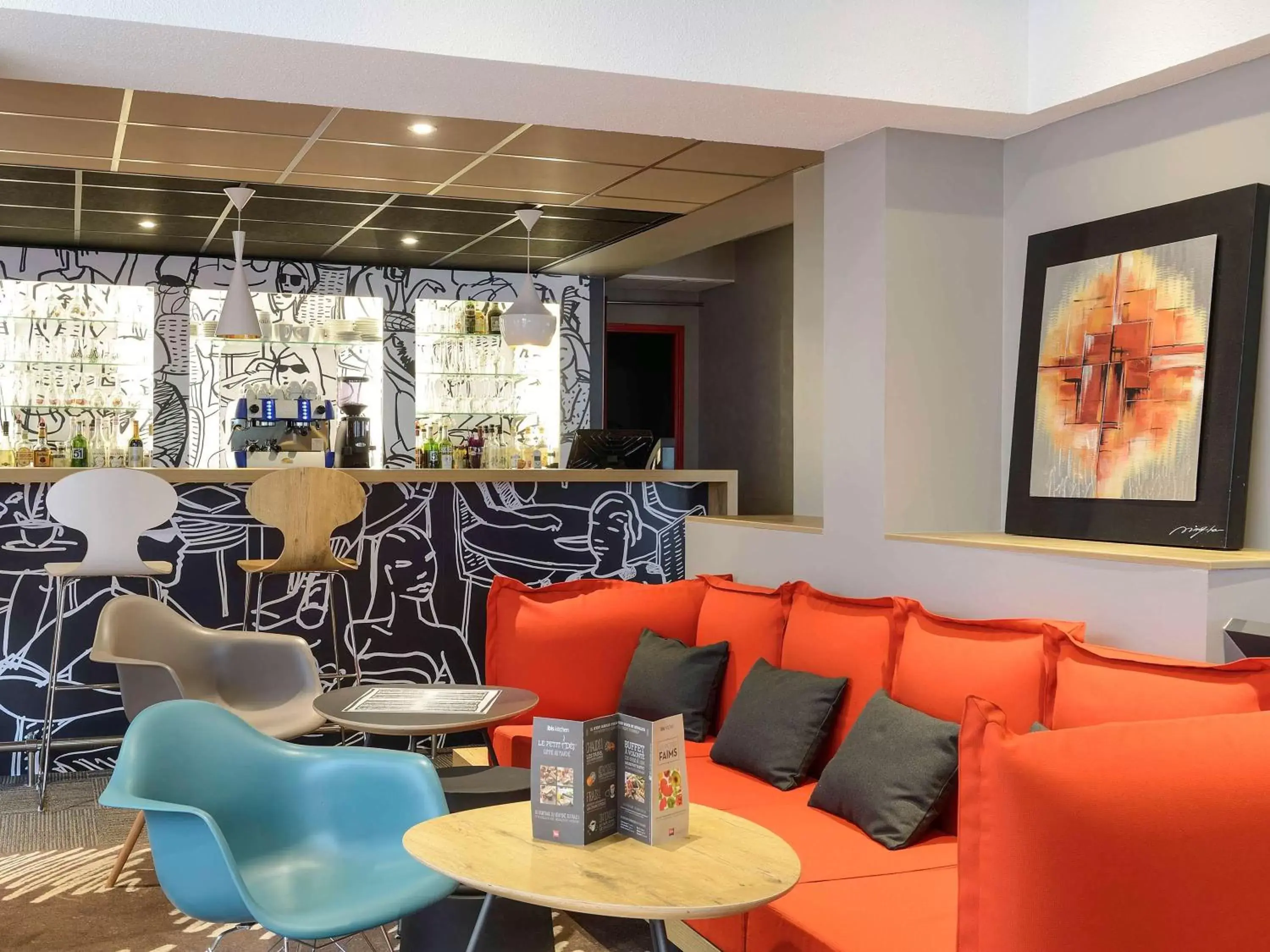 Lounge or bar, Lounge/Bar in ibis Poitiers Beaulieu