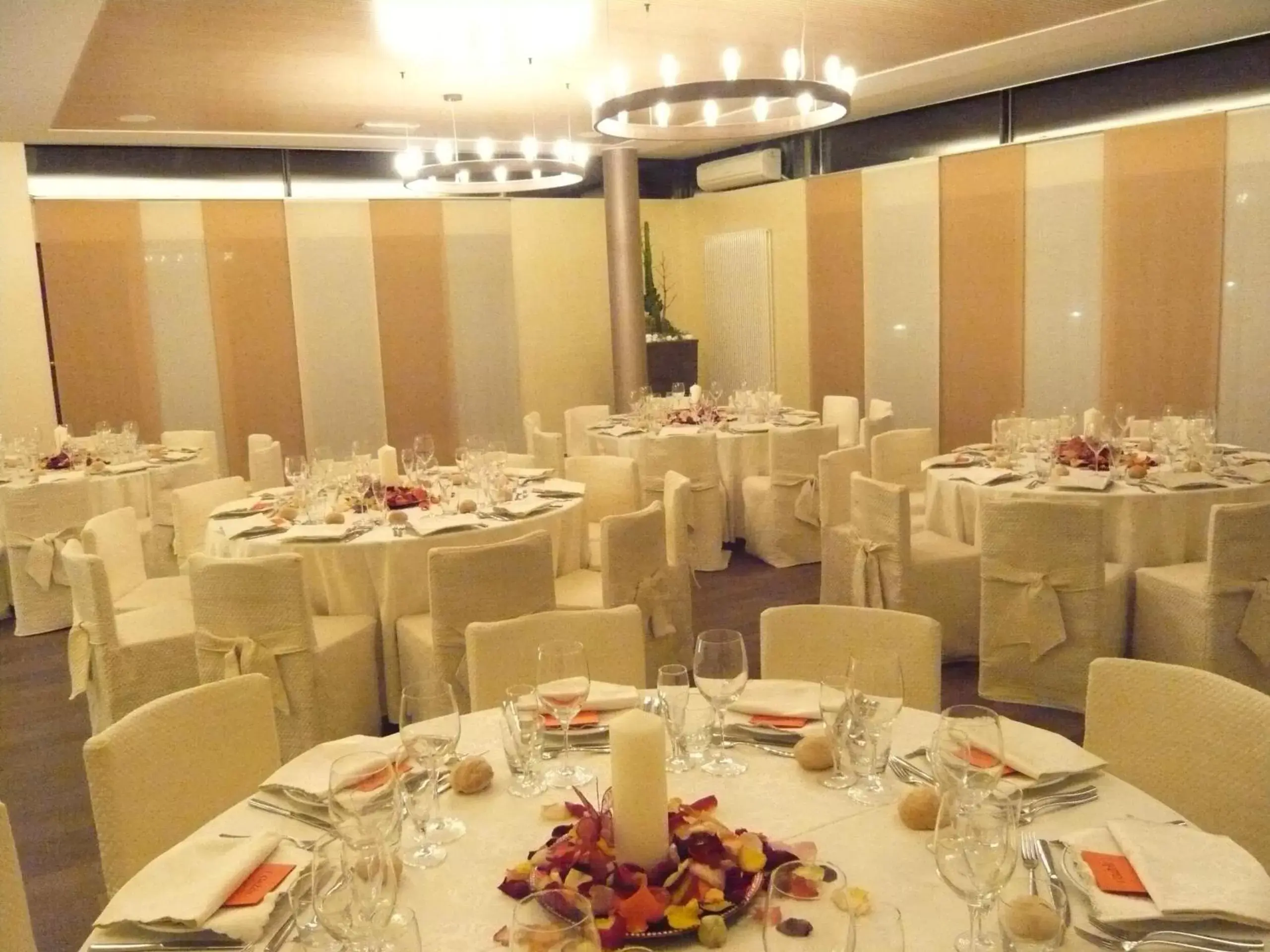 Banquet/Function facilities, Banquet Facilities in Monica Hotel Fiera