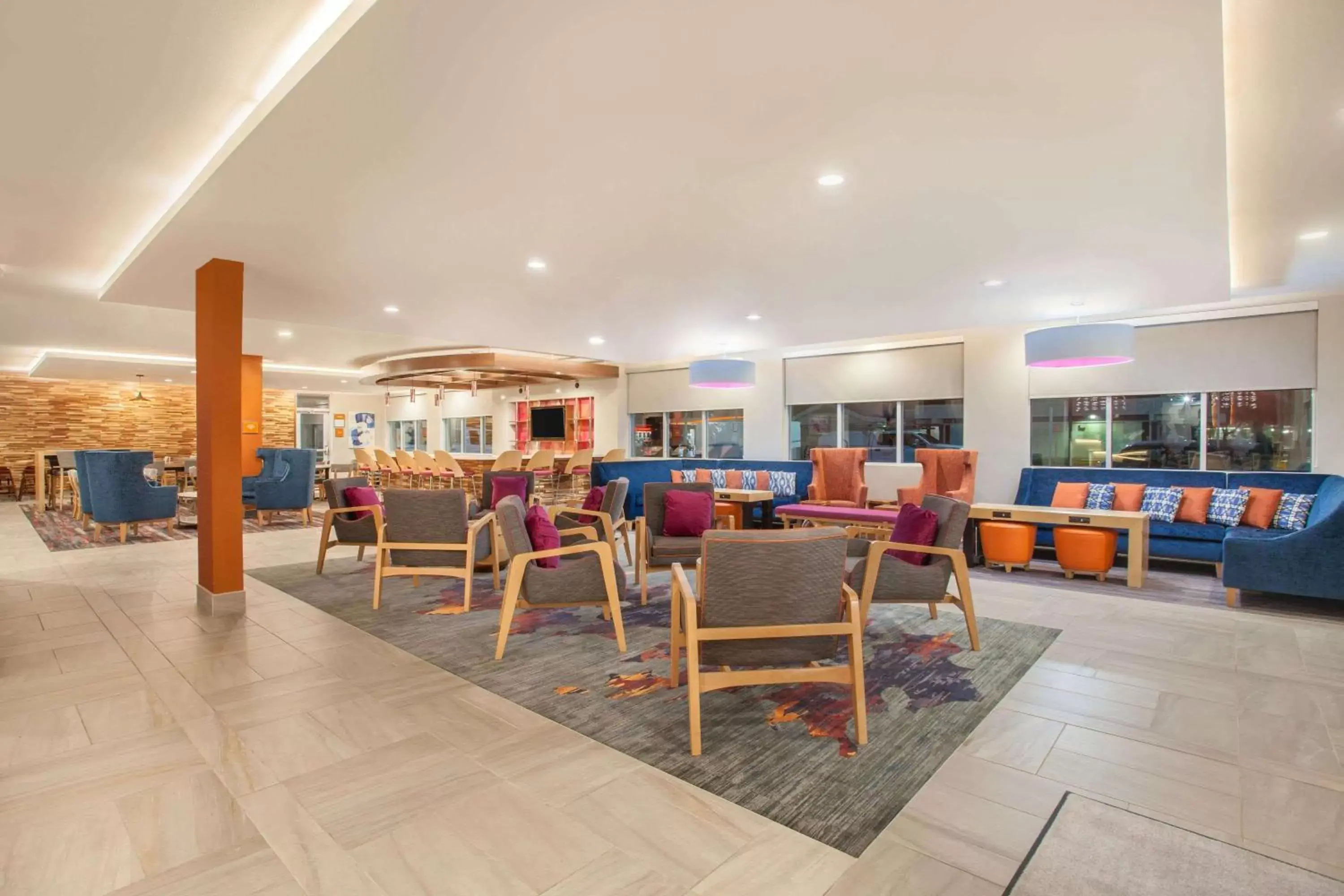 Lobby or reception, Restaurant/Places to Eat in La Quinta by Wyndham Madera