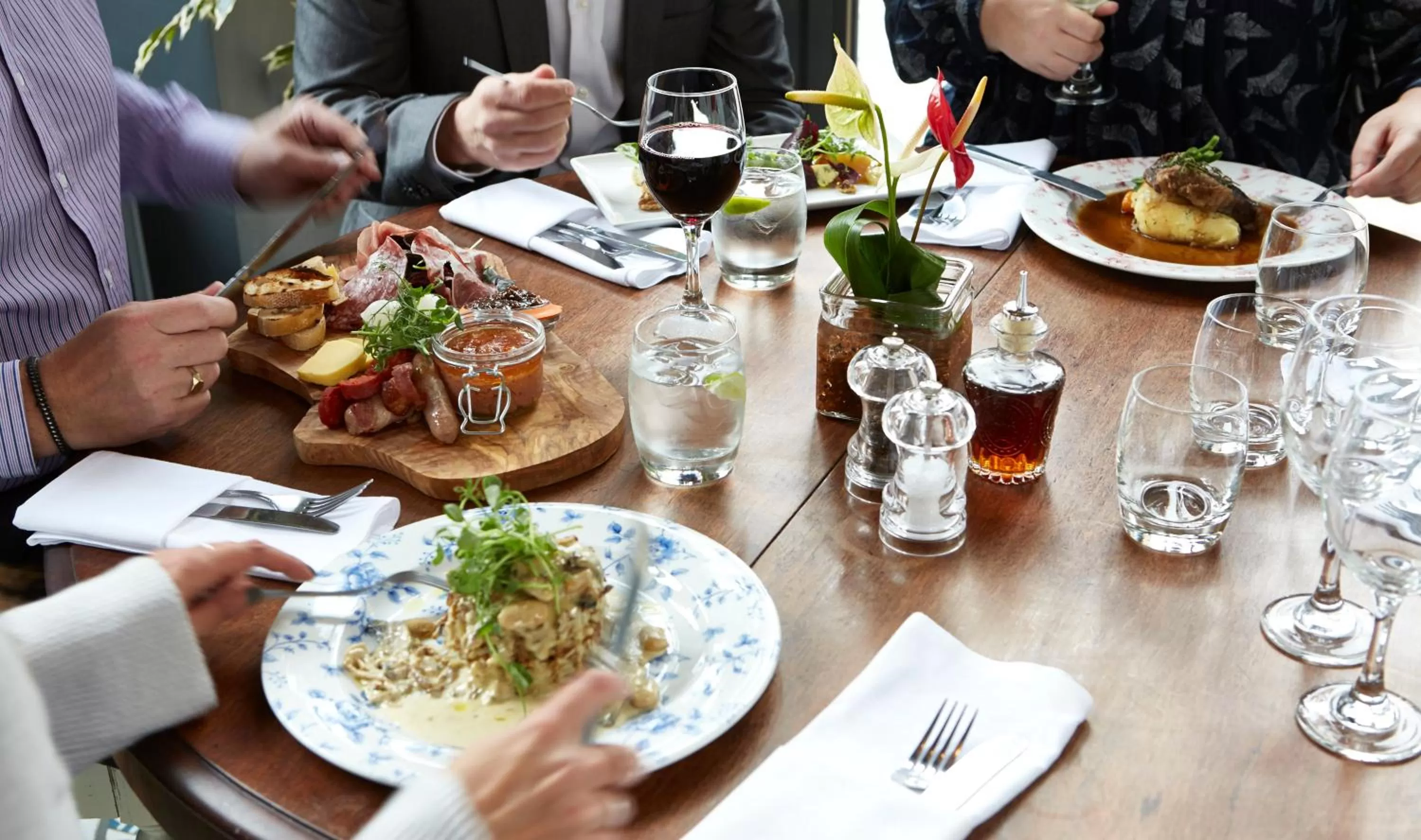 Restaurant/places to eat in The Belmore